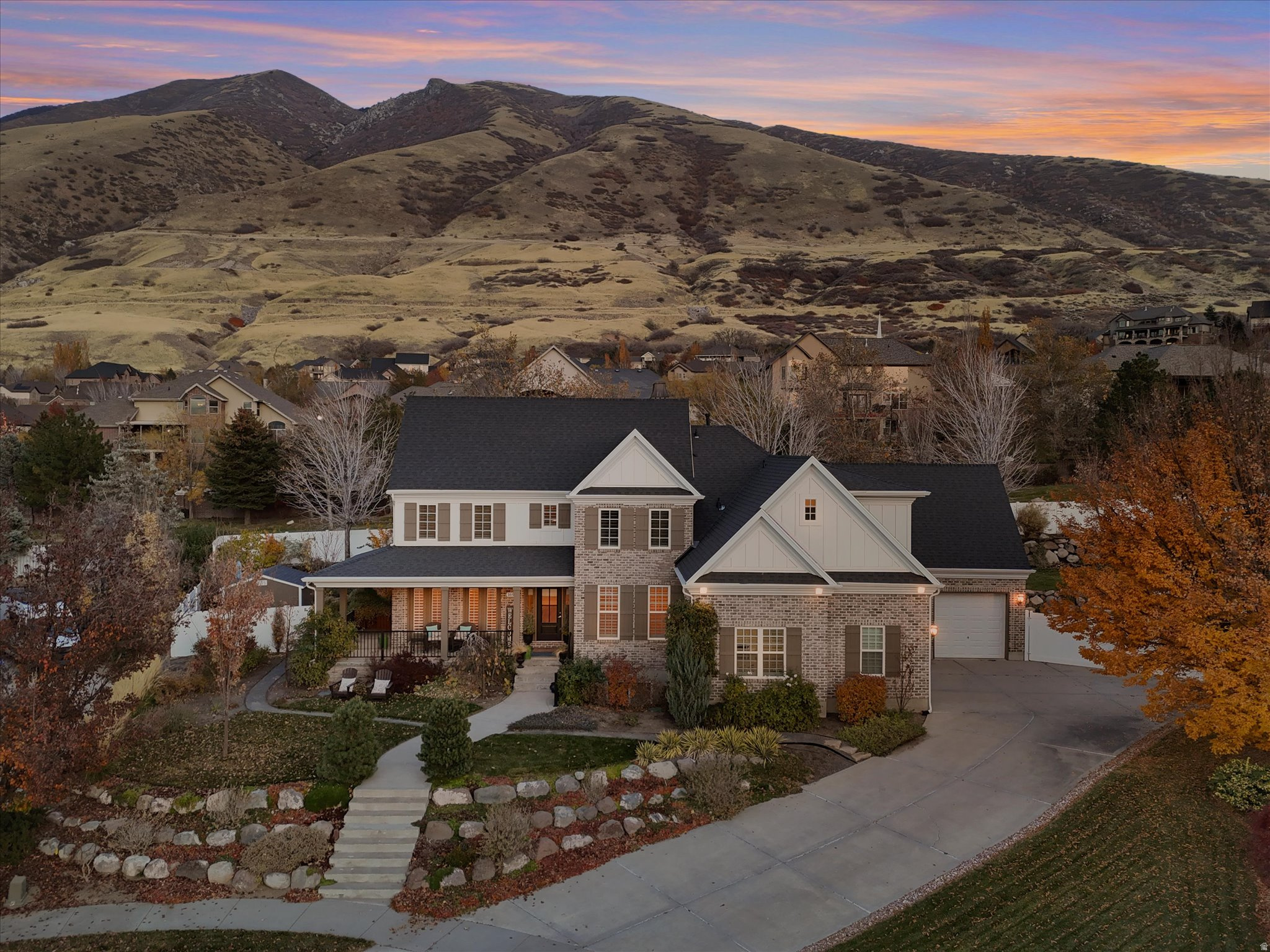 1694 E APPLE ORCHARD CT