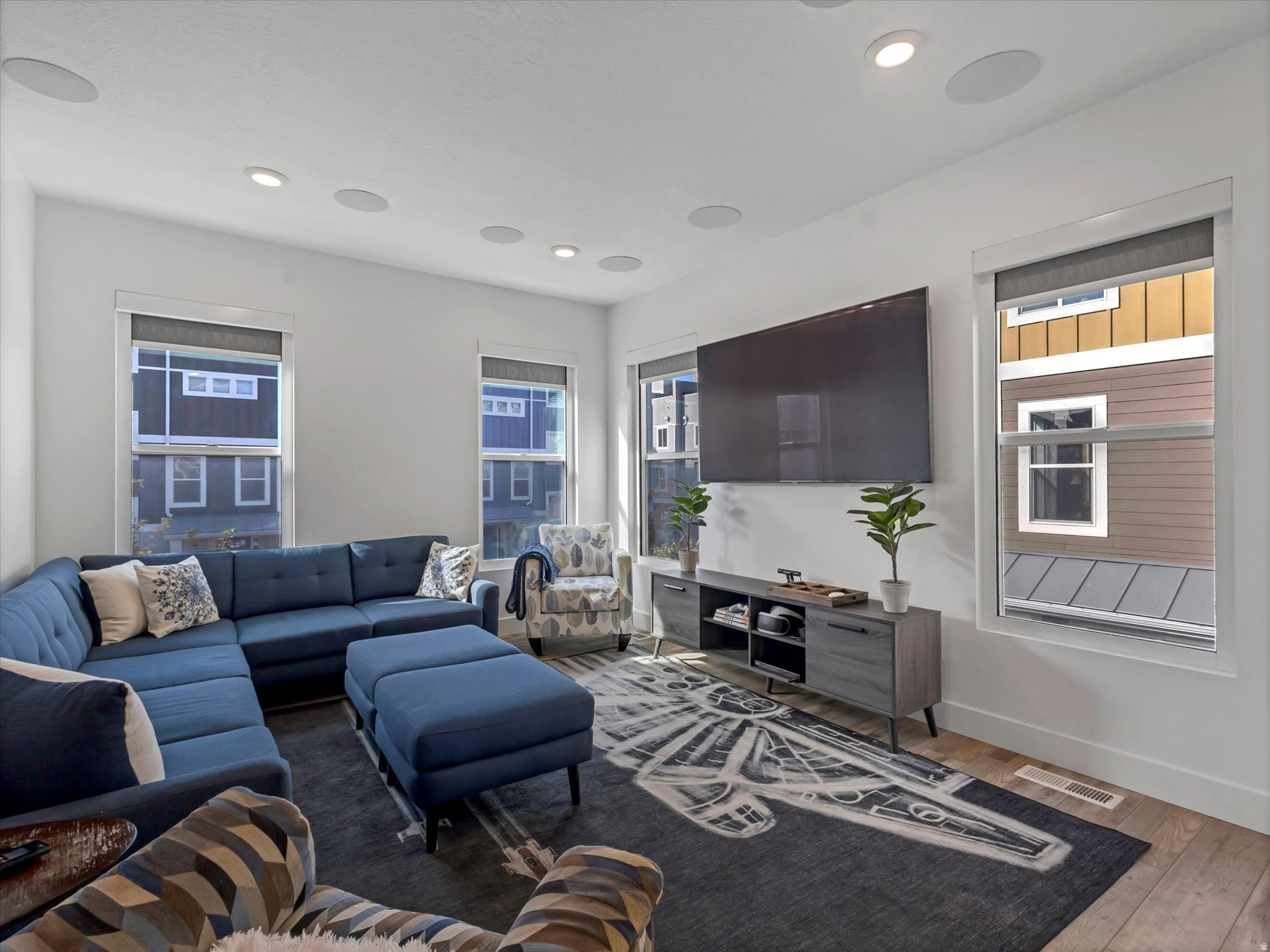 4731 S HILLHOUSE CV #101