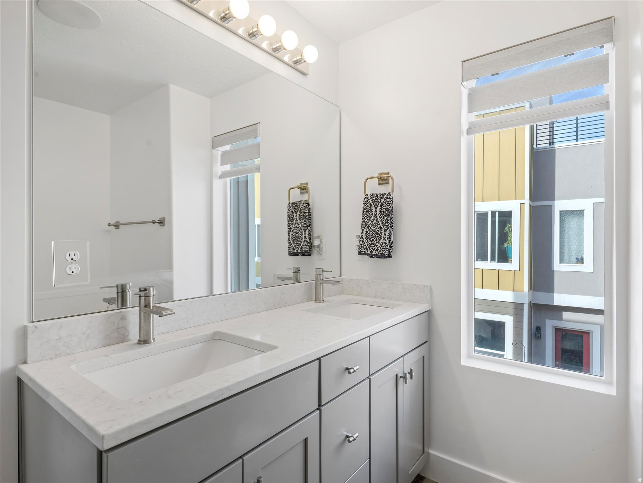 4731 S HILLHOUSE CV #101