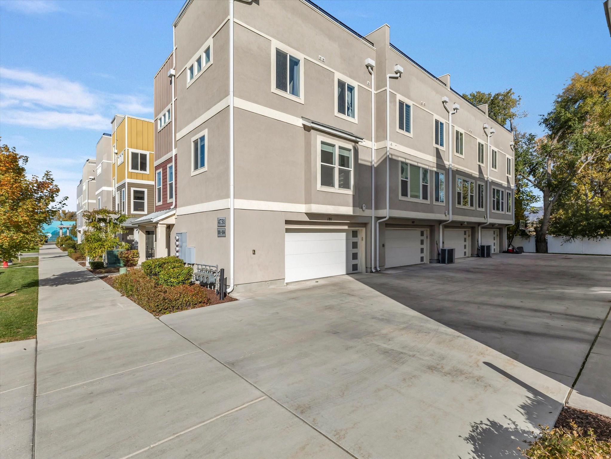 4731 S HILLHOUSE CV #101