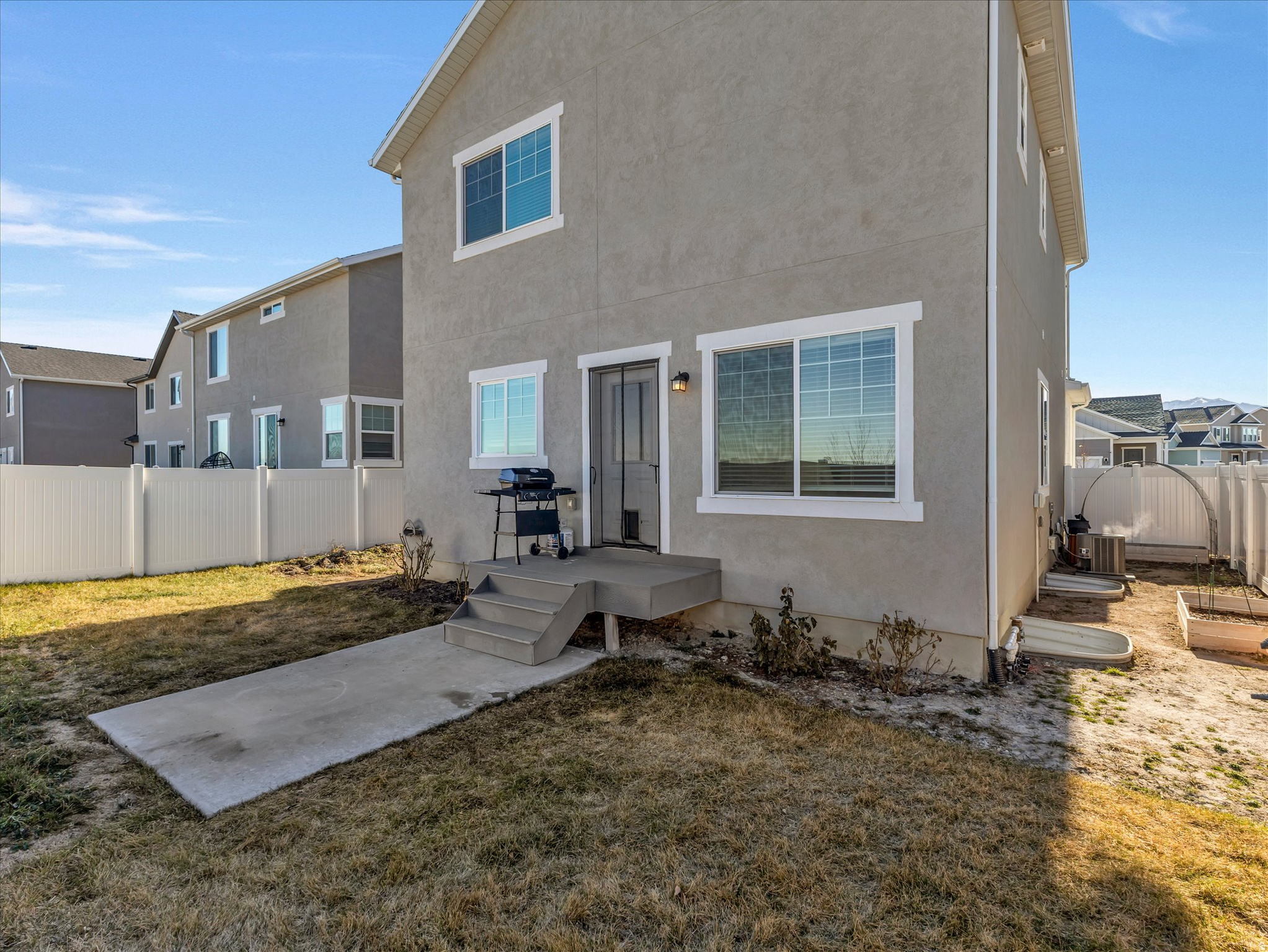 1012 W OSPREY DR