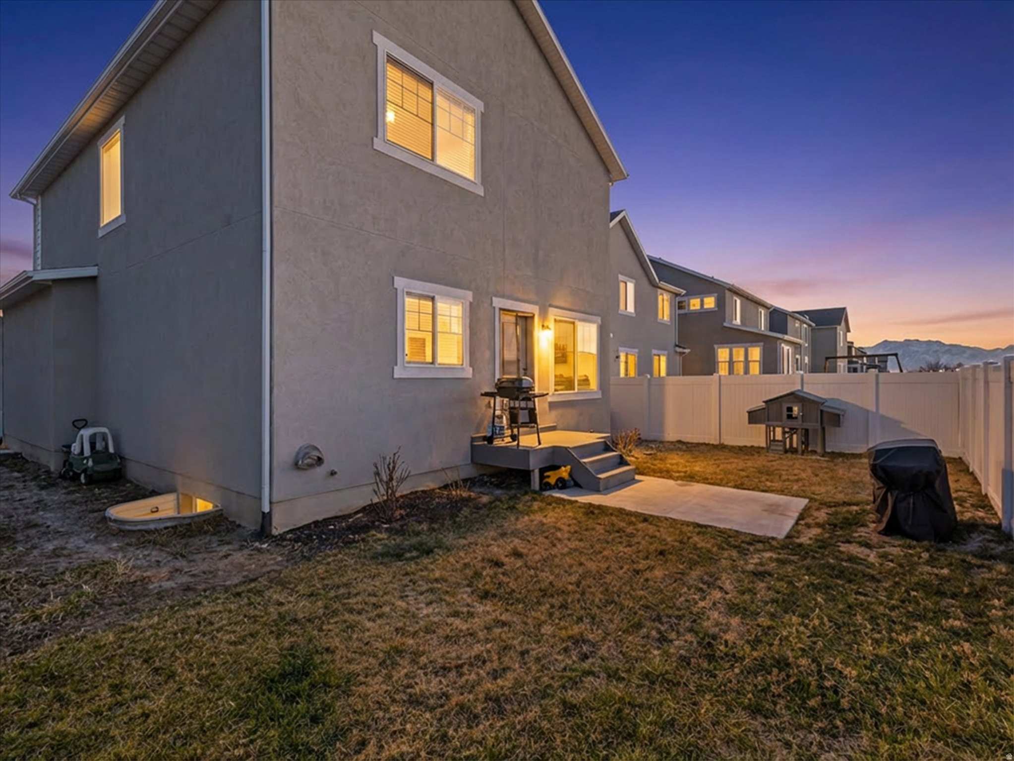 1012 W OSPREY DR