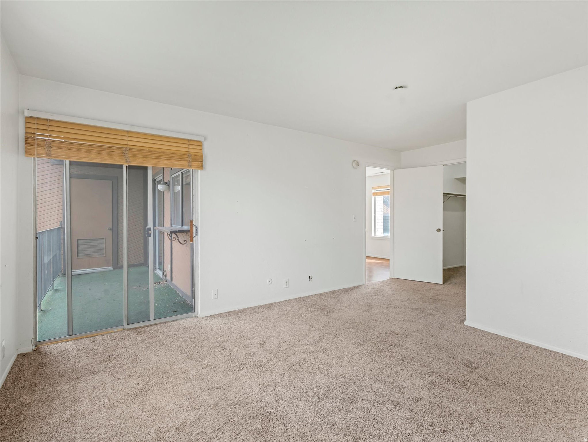 2418 S ELIZABETH ST #5