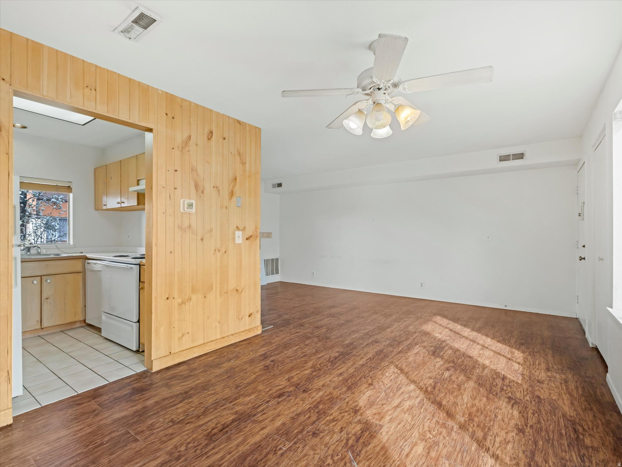 2418 S ELIZABETH ST #5