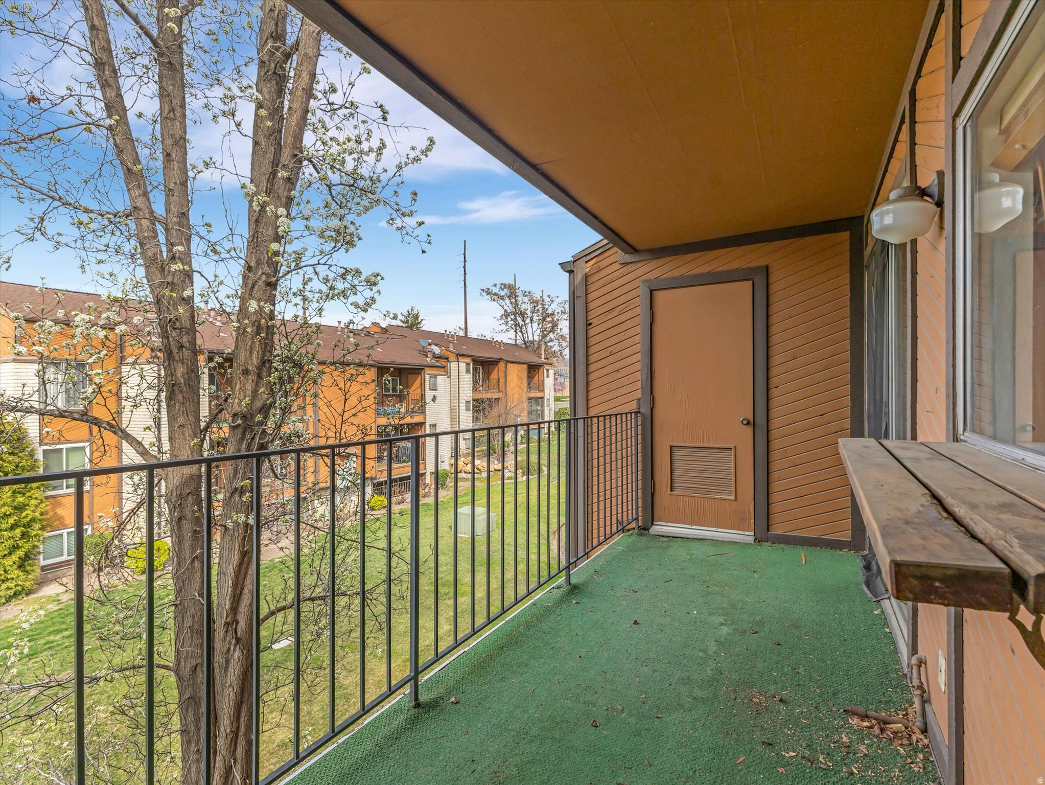 2418 S ELIZABETH ST #5