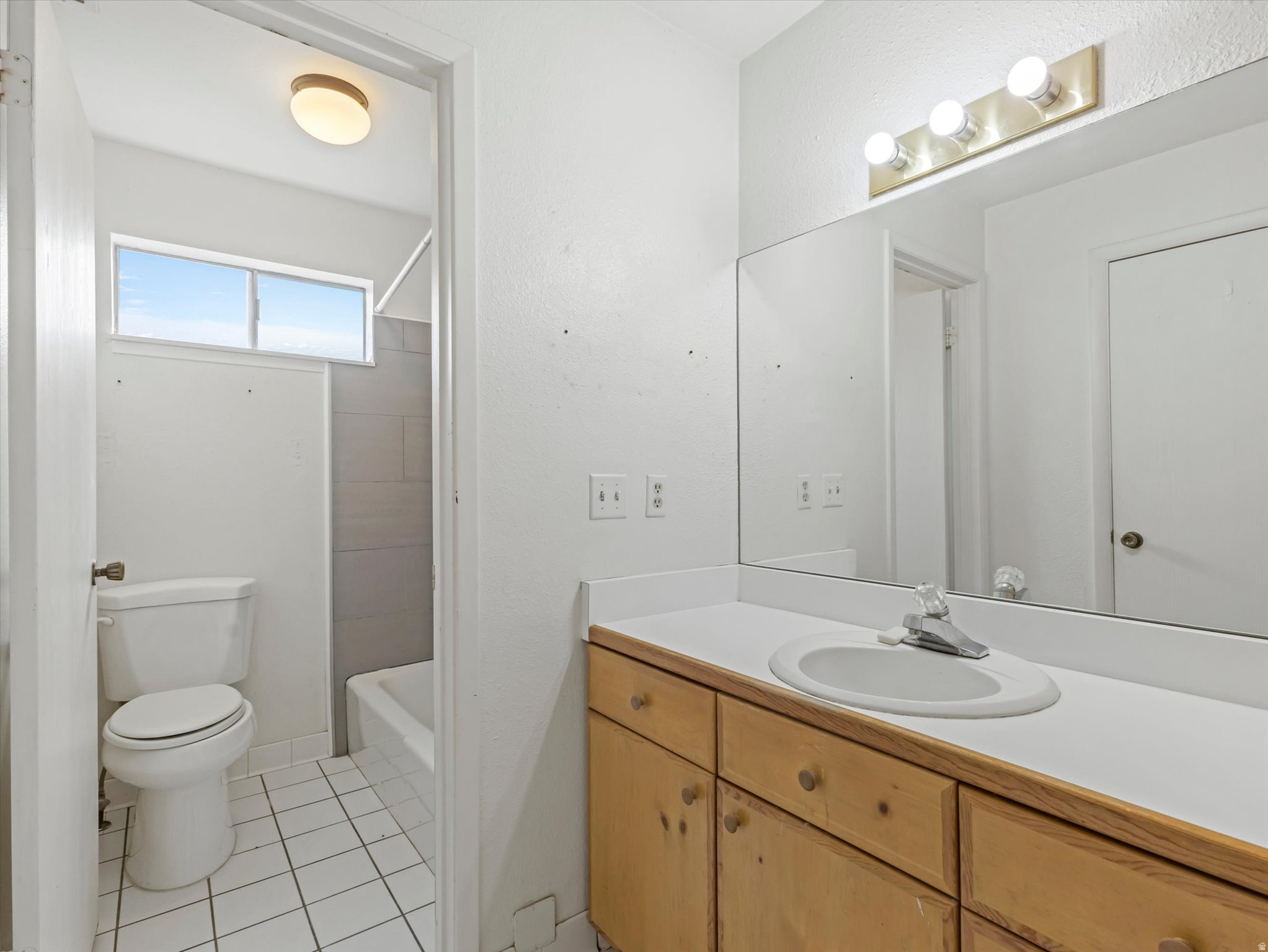 2418 S ELIZABETH ST #5