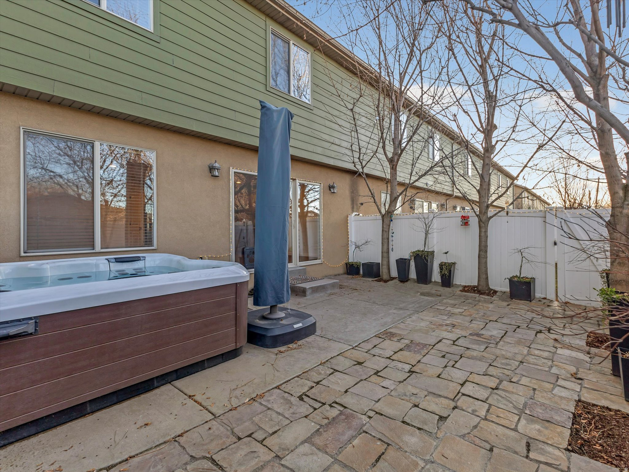 687 E ORCHARD VISTA CT