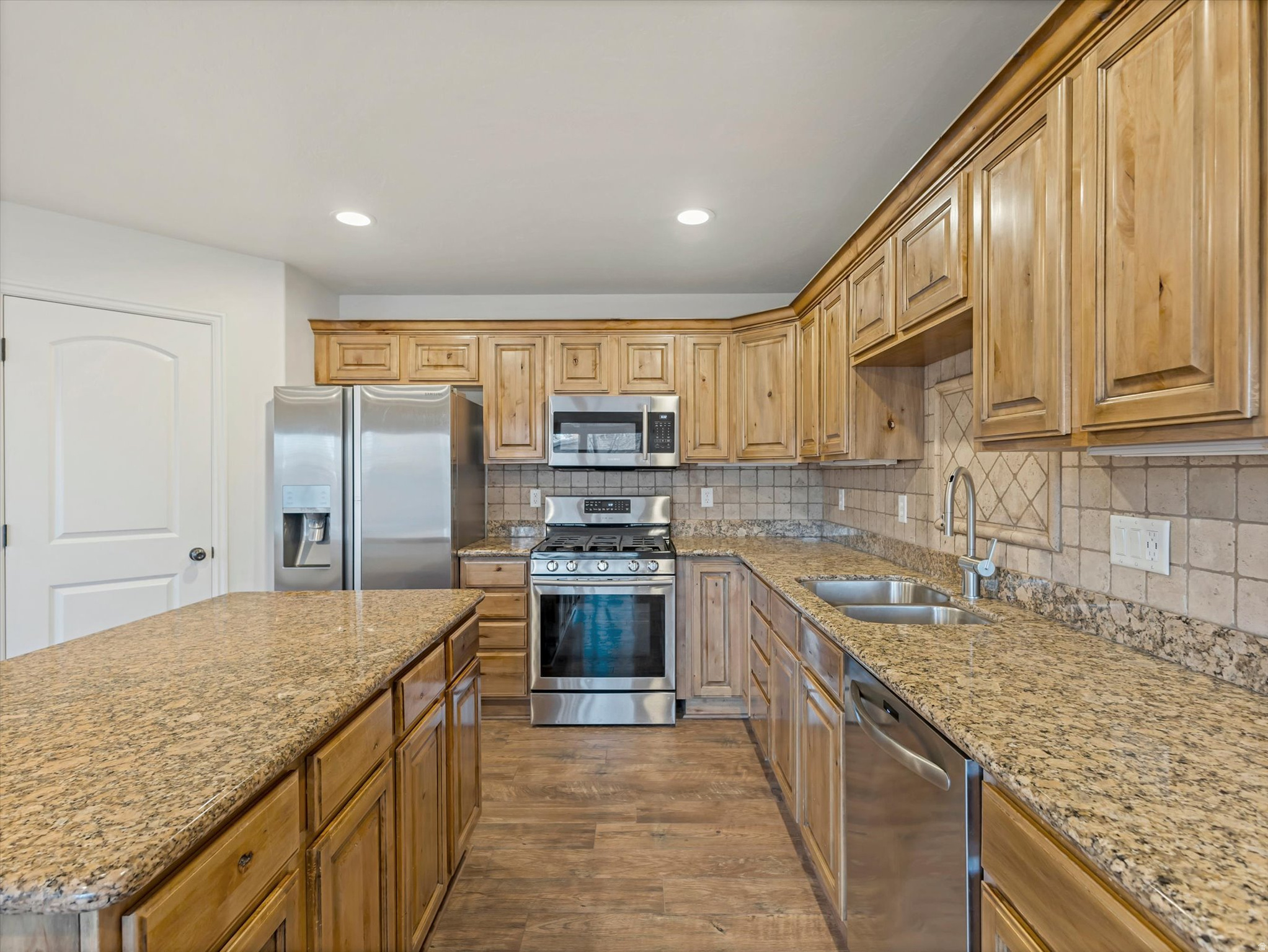 687 E ORCHARD VISTA CT