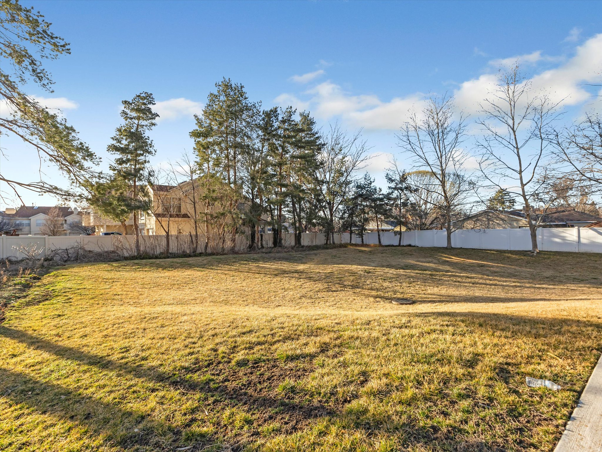 687 E ORCHARD VISTA CT