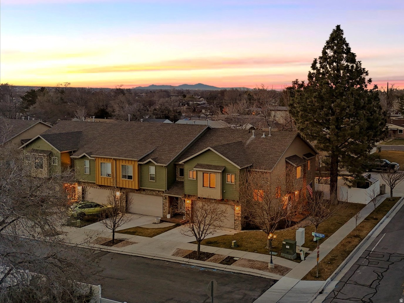 687 E ORCHARD VISTA CT