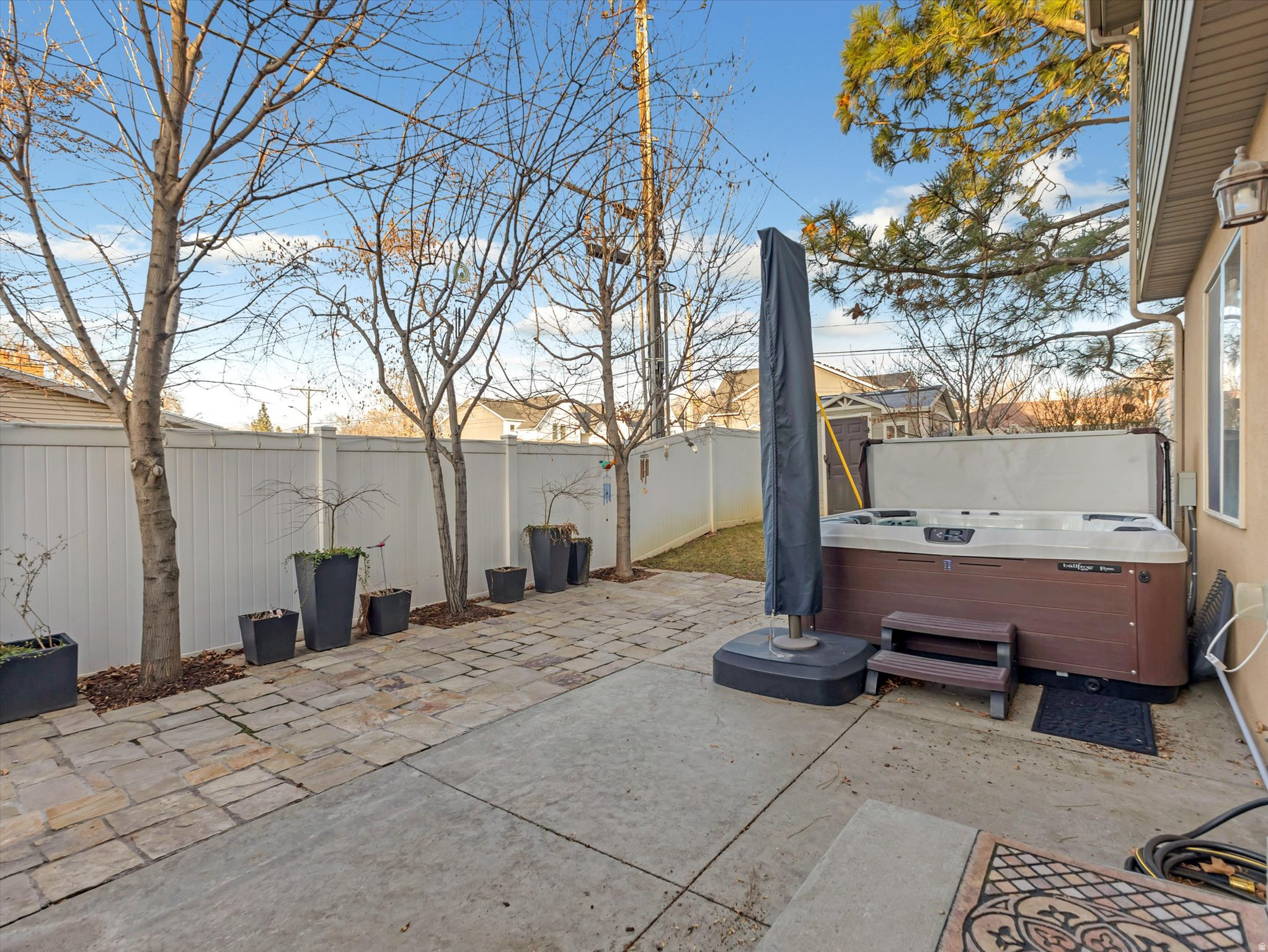 687 E ORCHARD VISTA CT