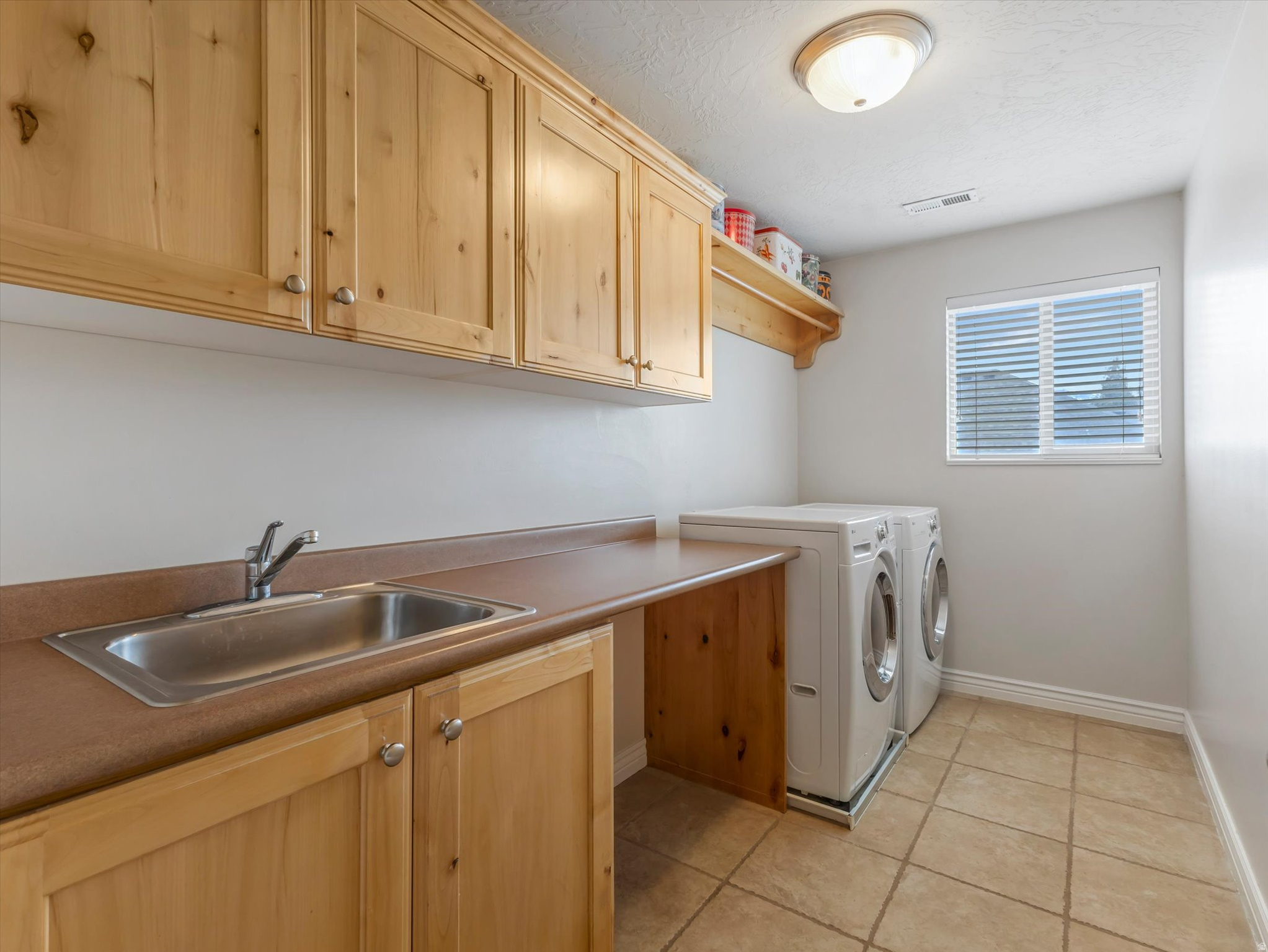 2943 W CURRENT CREEK DR