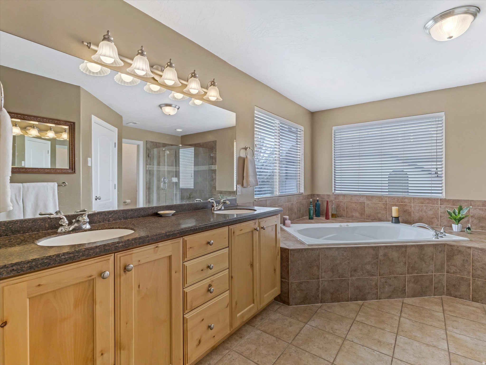 2943 W CURRENT CREEK DR