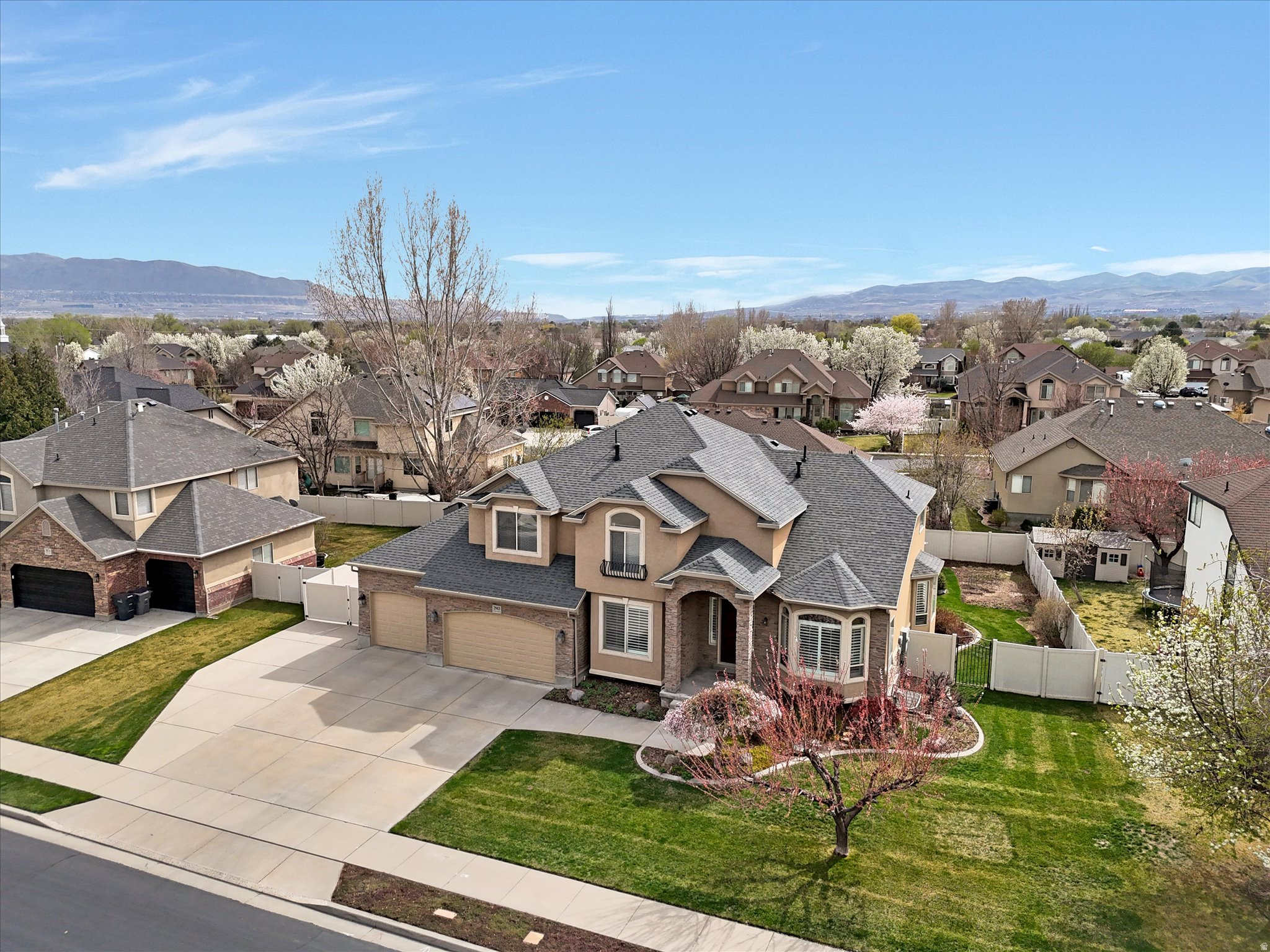 2943 W CURRENT CREEK DR