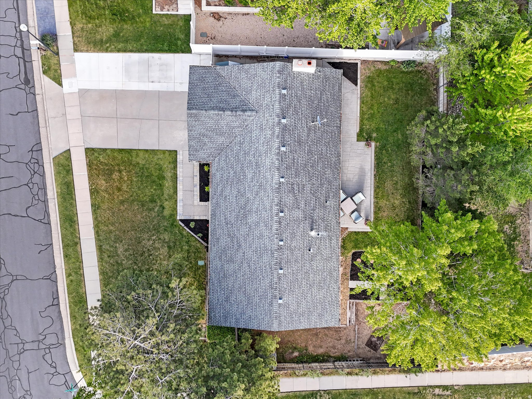 1230 E CRESTRIDGE RD
