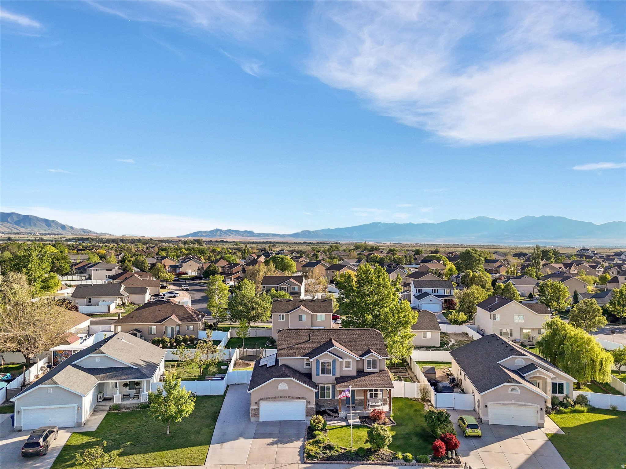 187 W BOATSMAN CIR