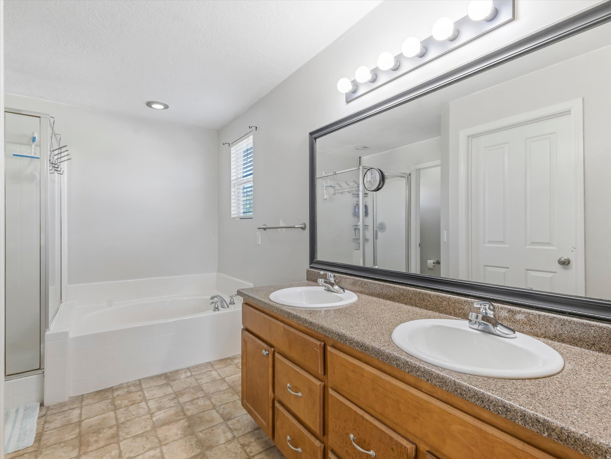 187 W BOATSMAN CIR