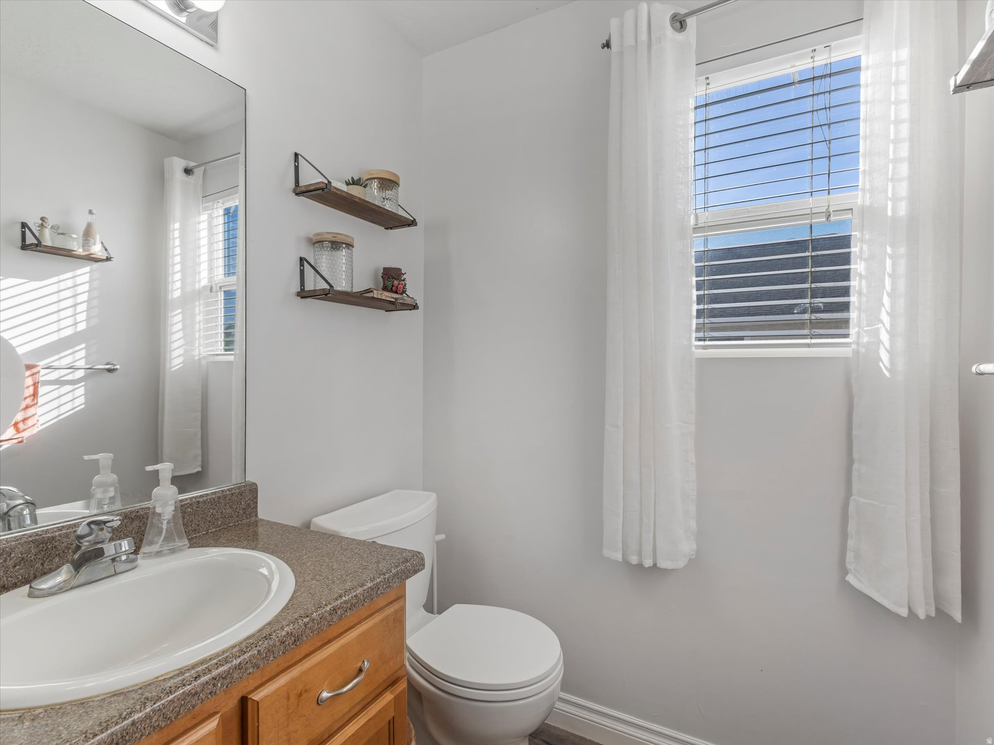 187 W BOATSMAN CIR