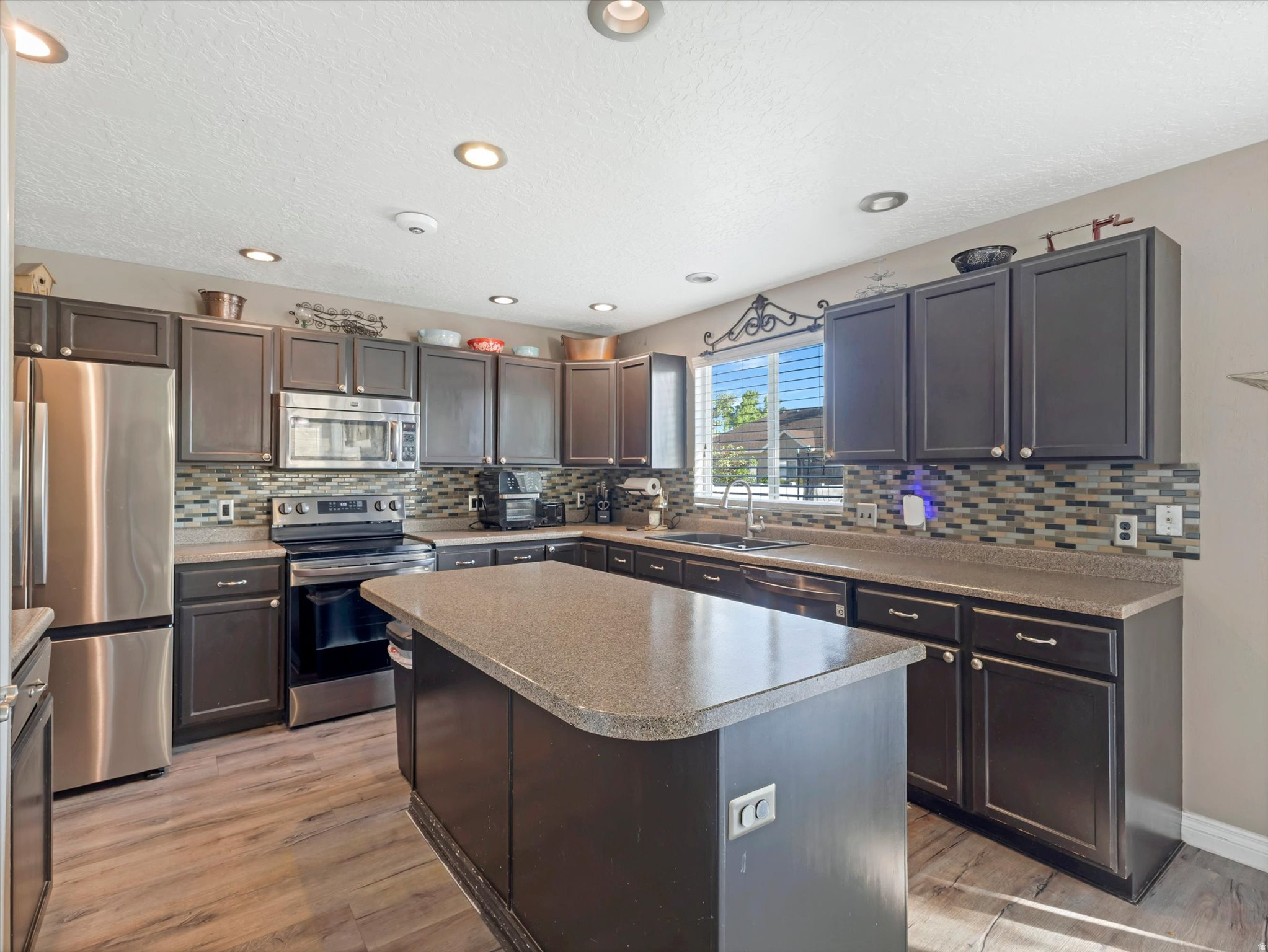 187 W BOATSMAN CIR