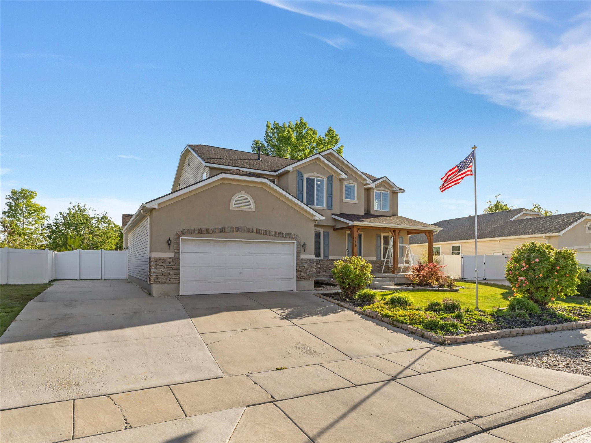 187 W BOATSMAN CIR
