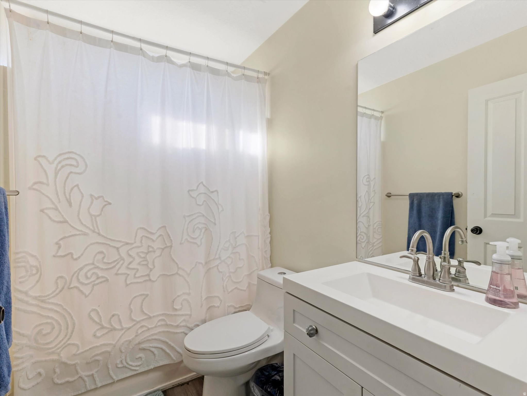 187 W BOATSMAN CIR