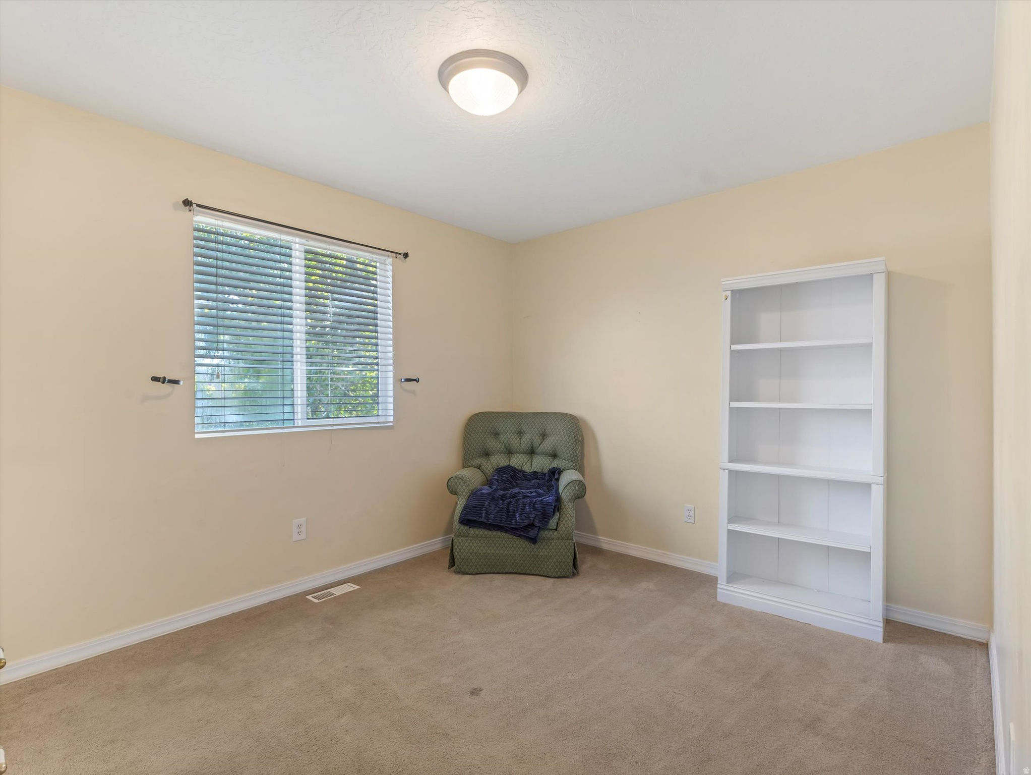 187 W BOATSMAN CIR