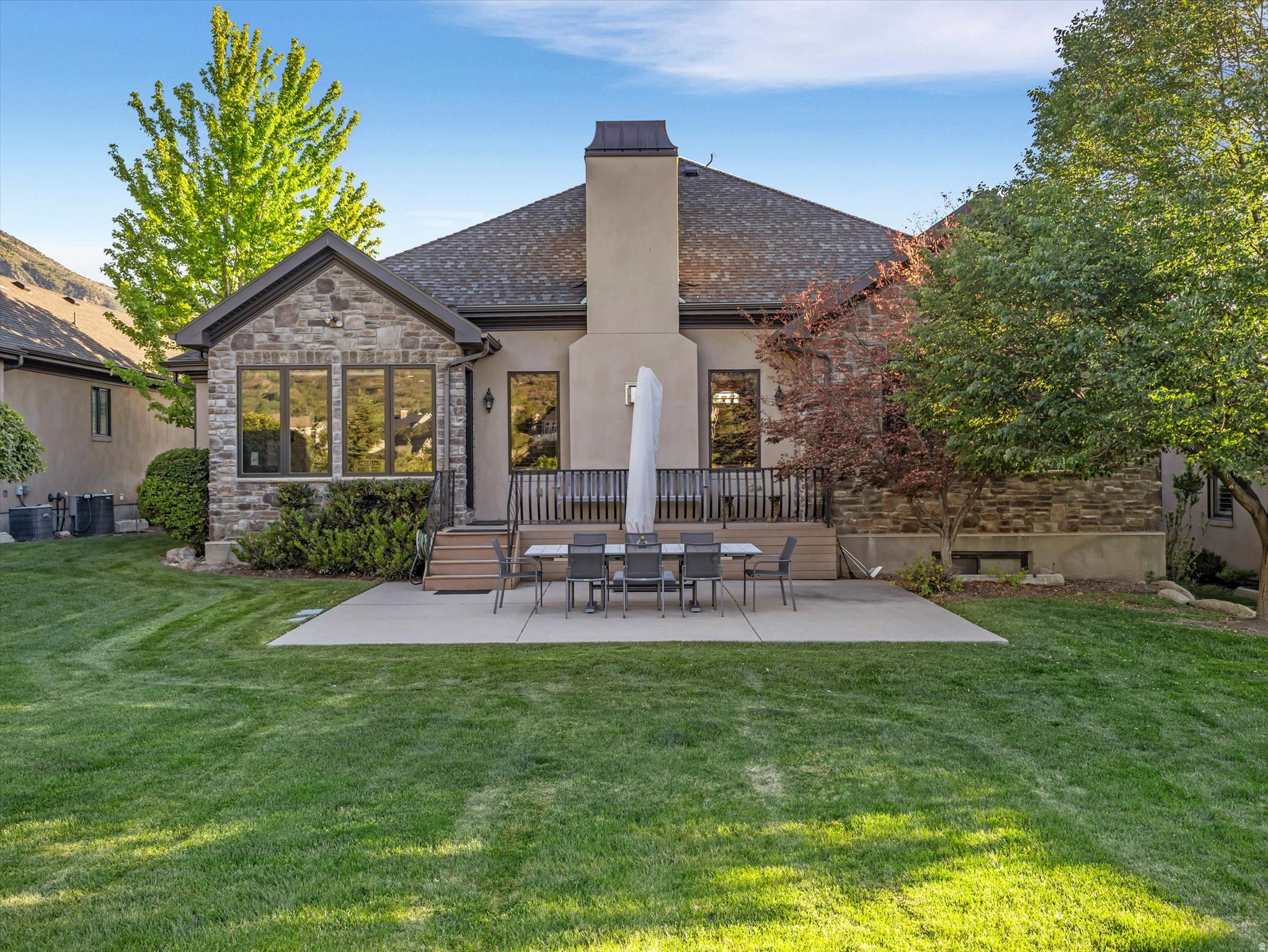 3077 E SCENIC VALLEY LN