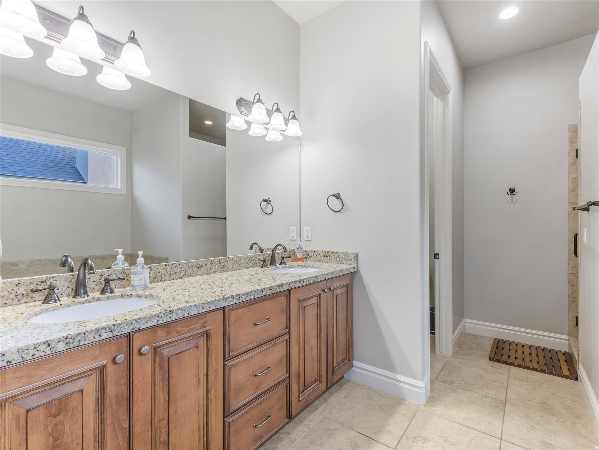 3077 E SCENIC VALLEY LN