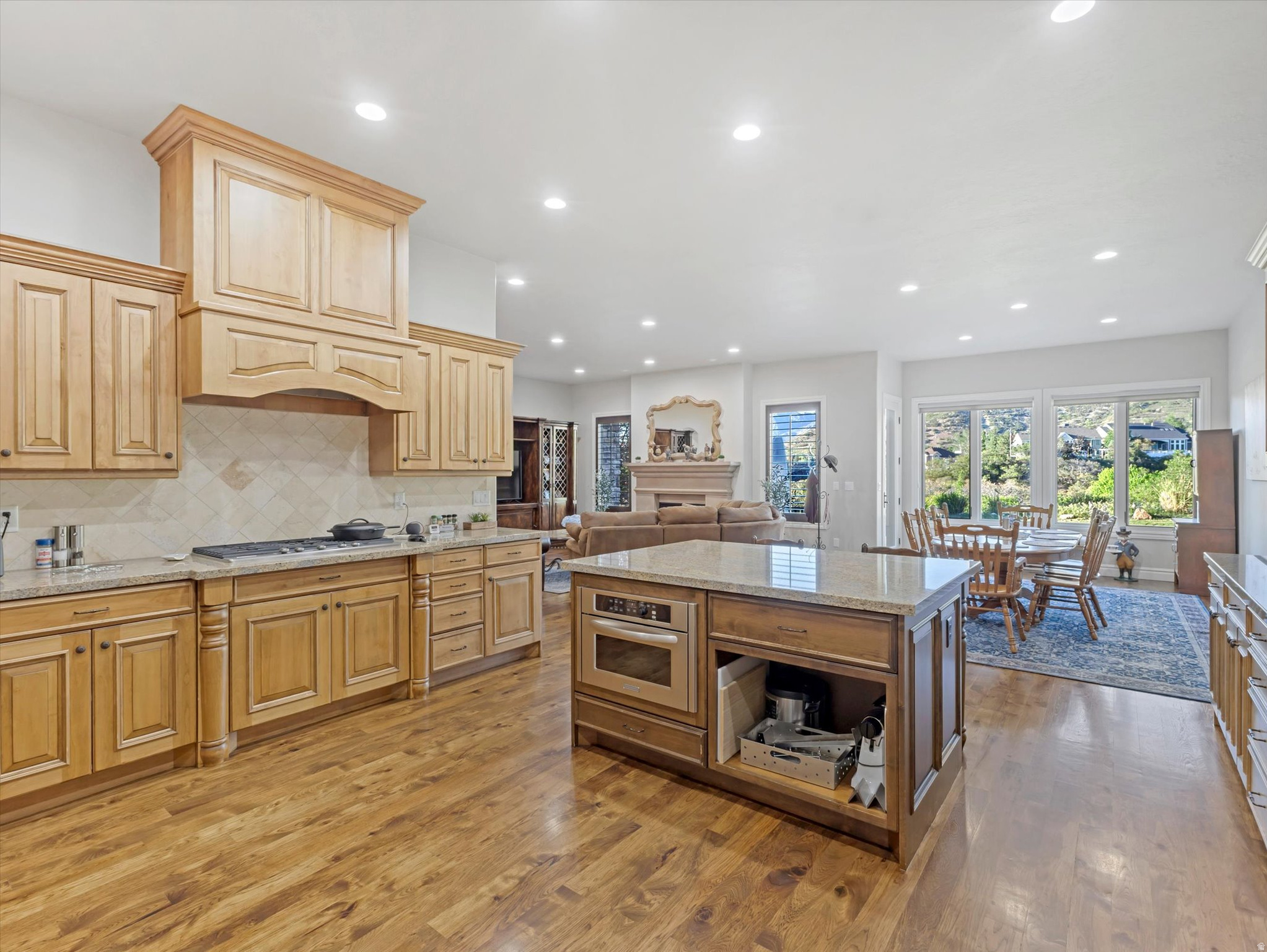 3077 E SCENIC VALLEY LN