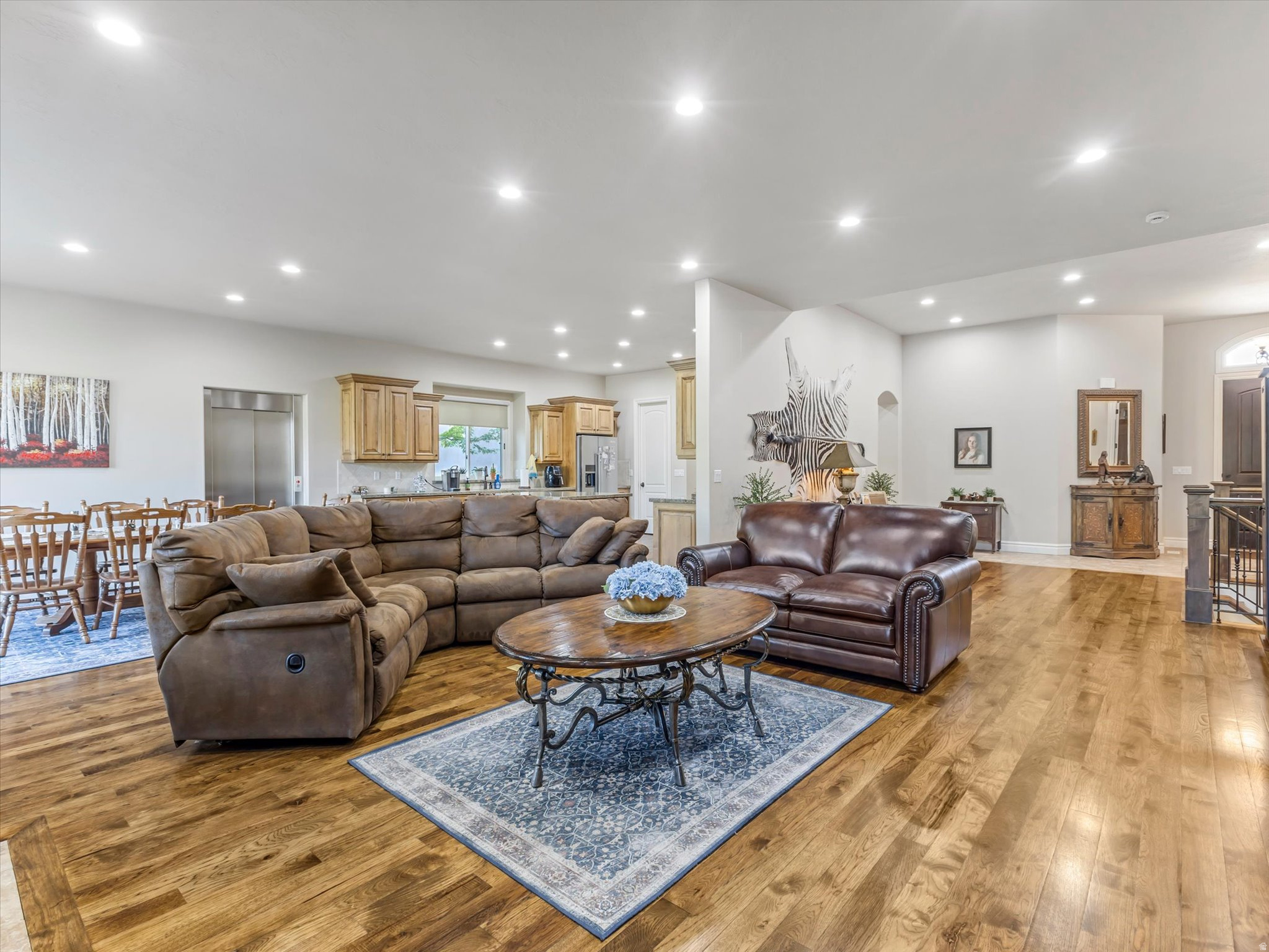 3077 E SCENIC VALLEY LN