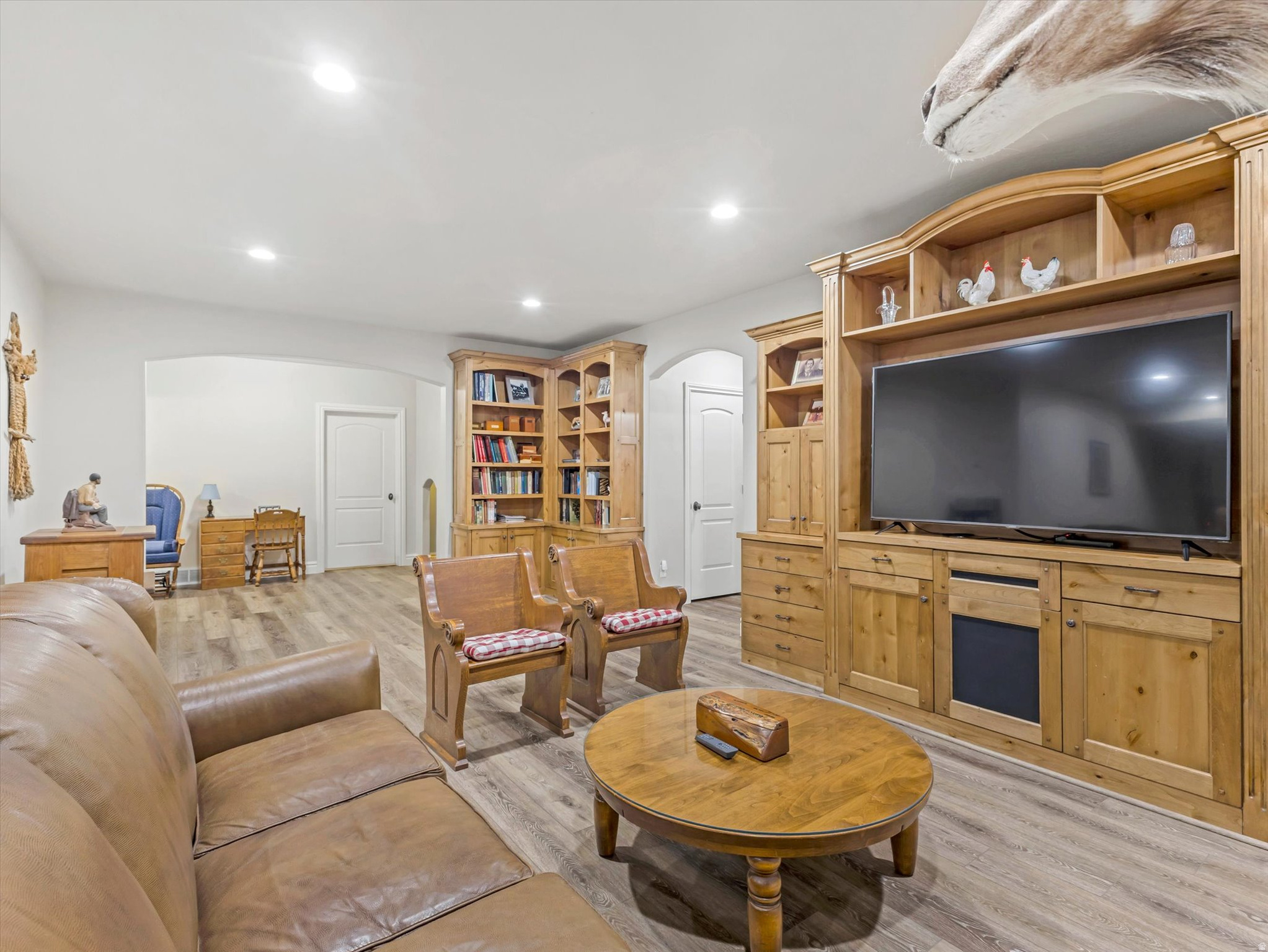 3077 E SCENIC VALLEY LN