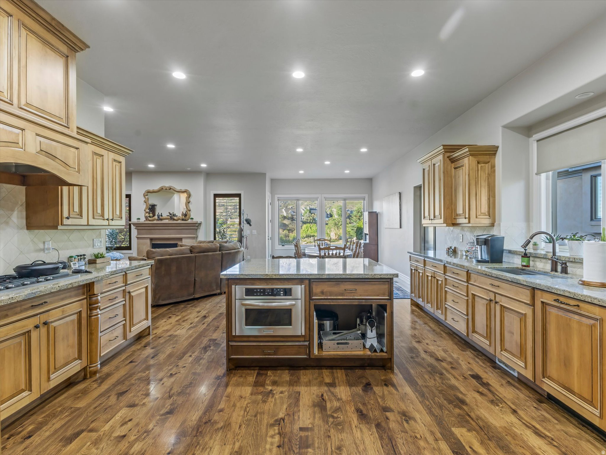 3077 E SCENIC VALLEY LN