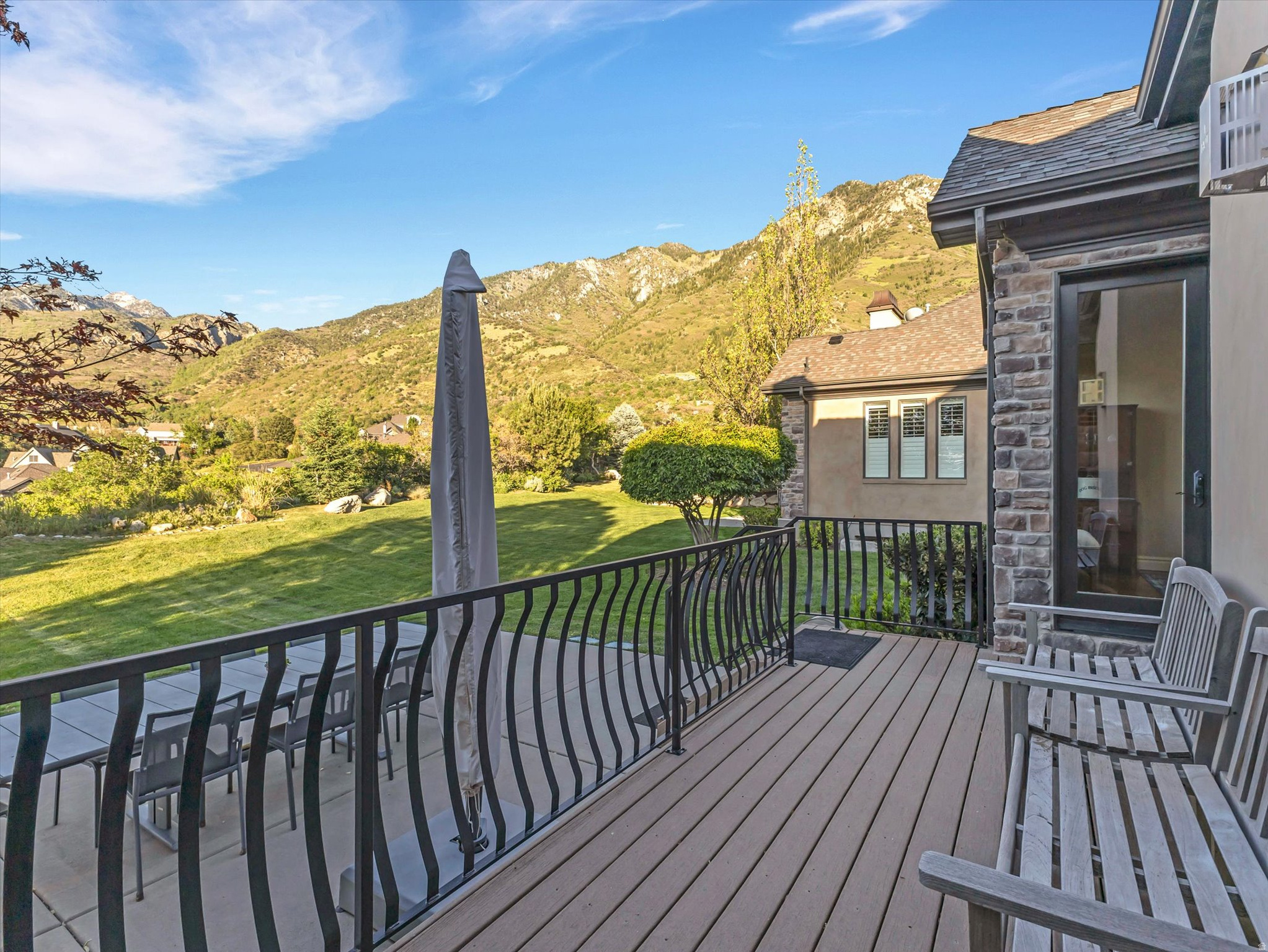 3077 E SCENIC VALLEY LN
