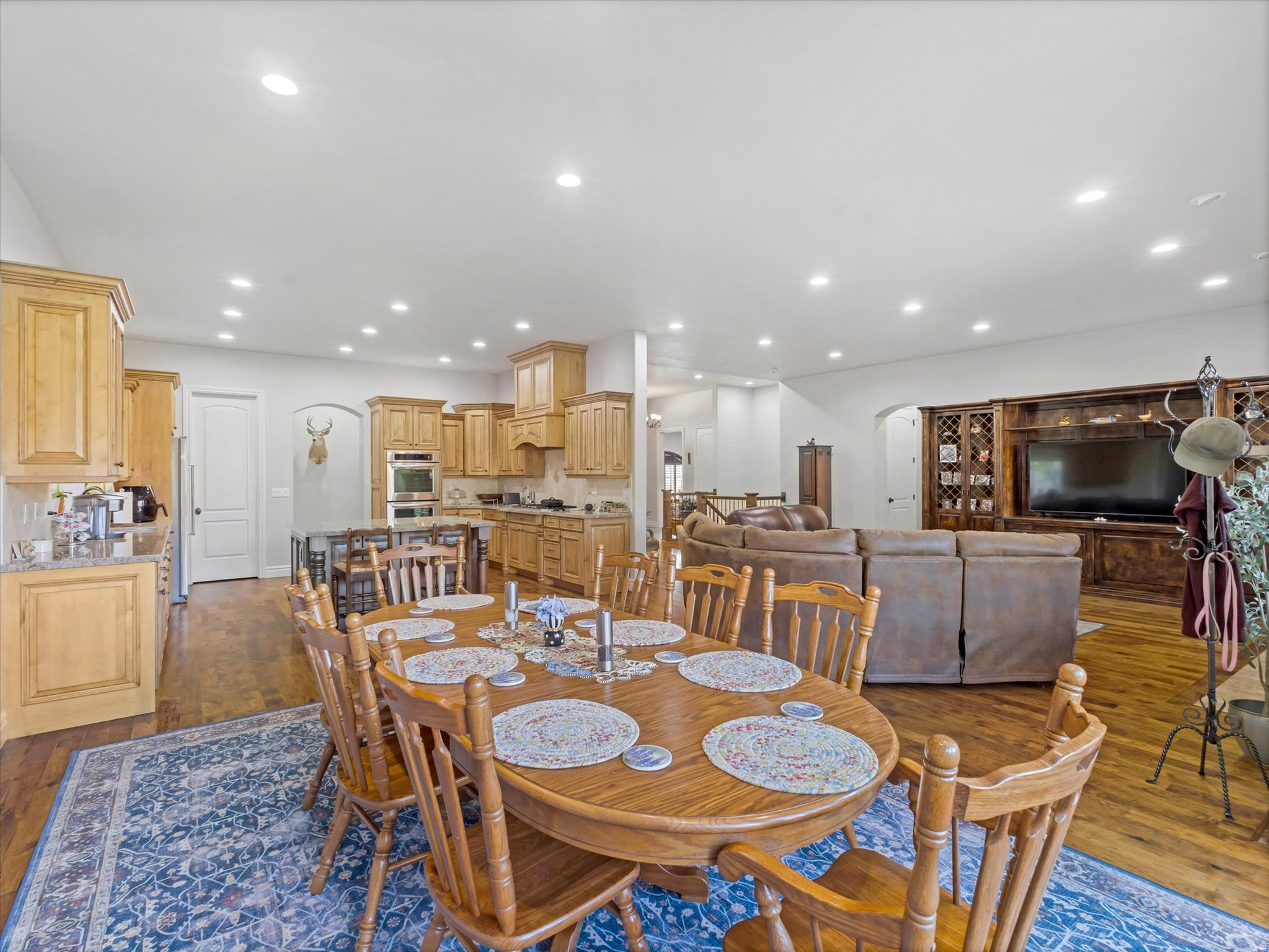 3077 E SCENIC VALLEY LN