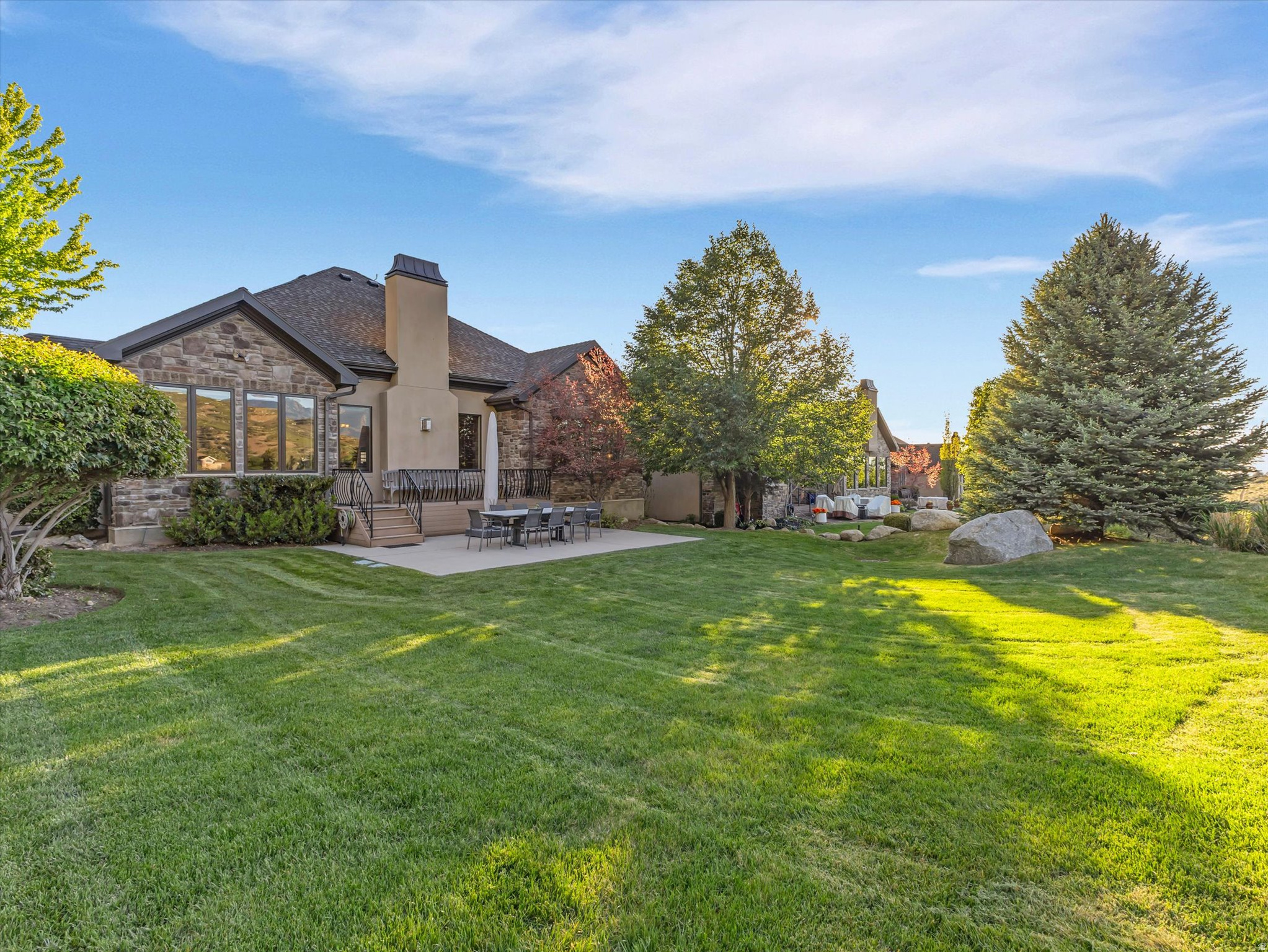 3077 E SCENIC VALLEY LN