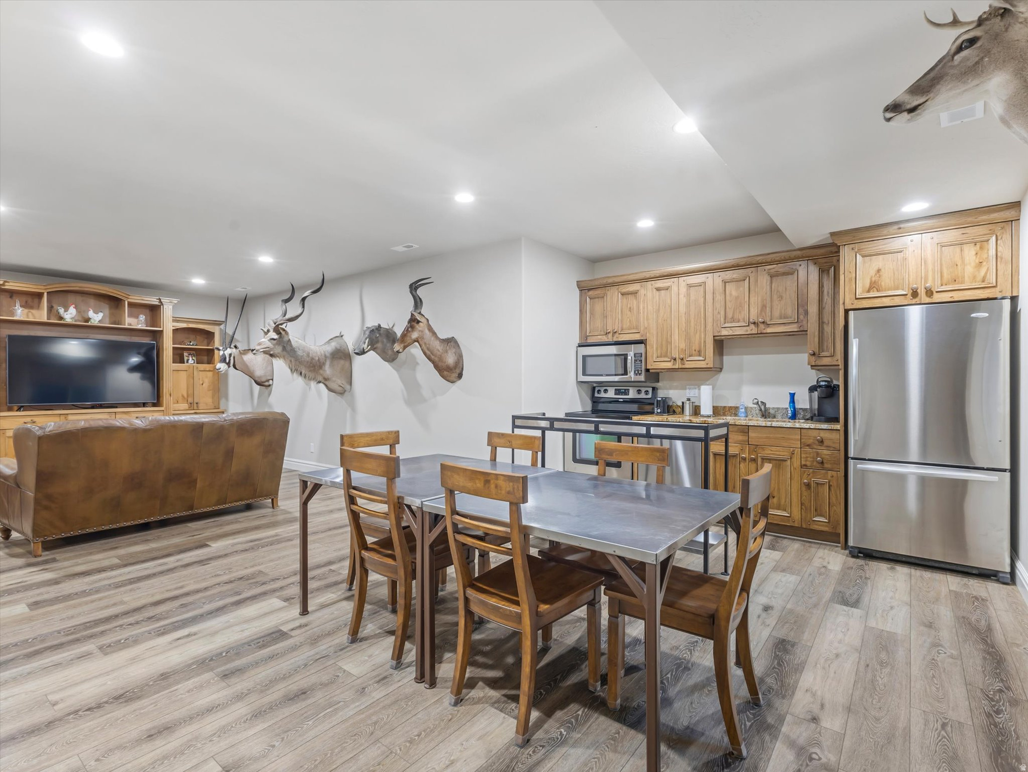 3077 E SCENIC VALLEY LN