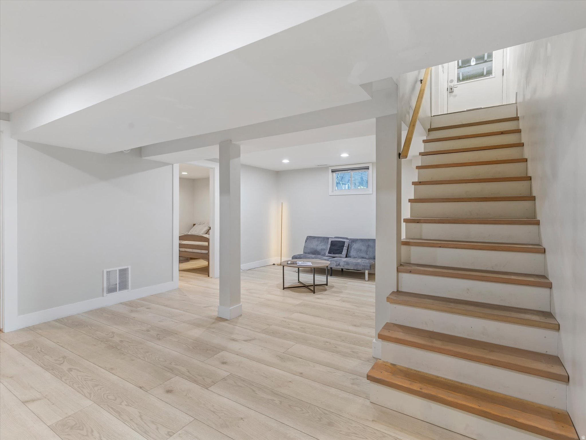 1028 E ELGIN AVE