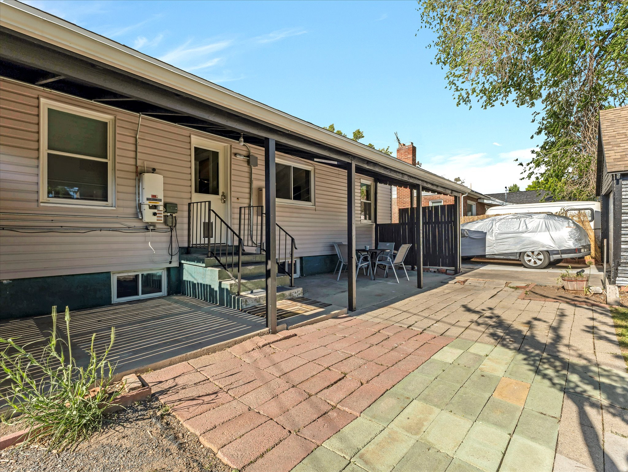 1028 E ELGIN AVE