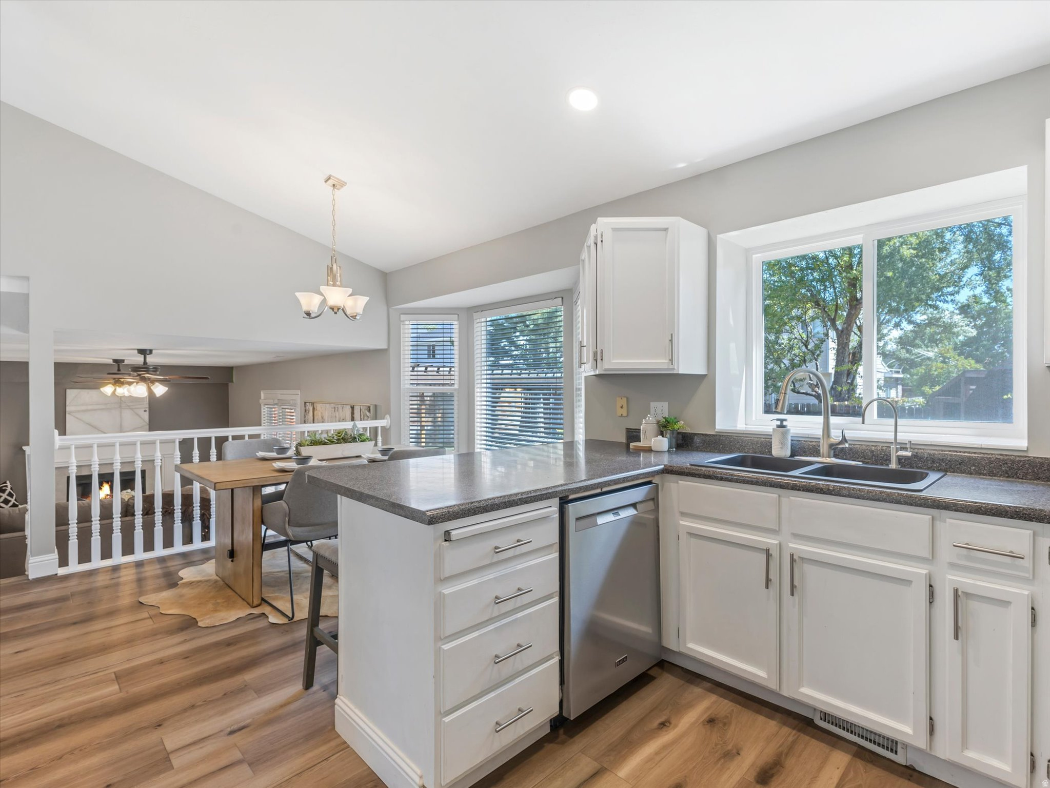 558 E CHERRY PLUM CT