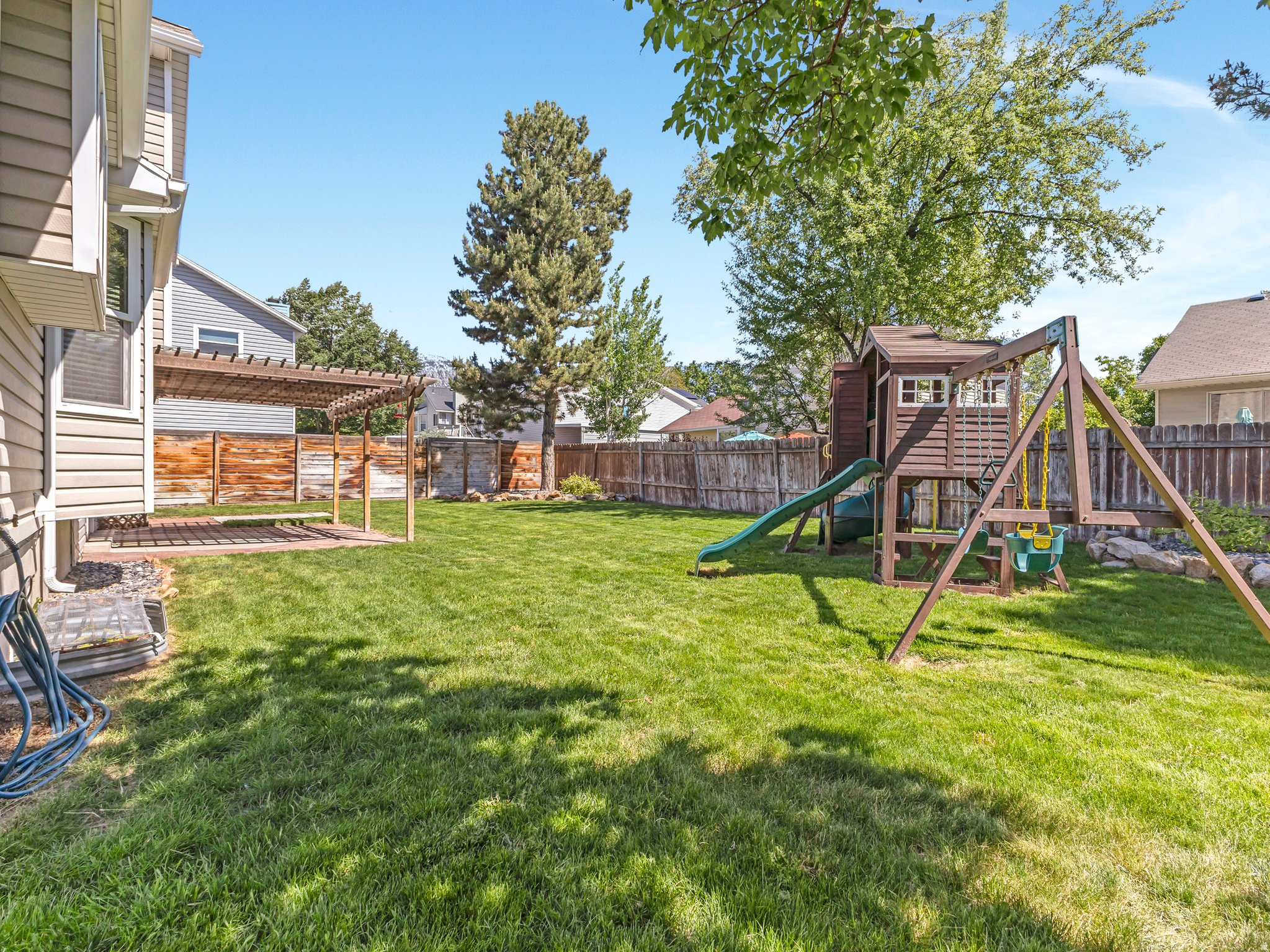 558 E CHERRY PLUM CT