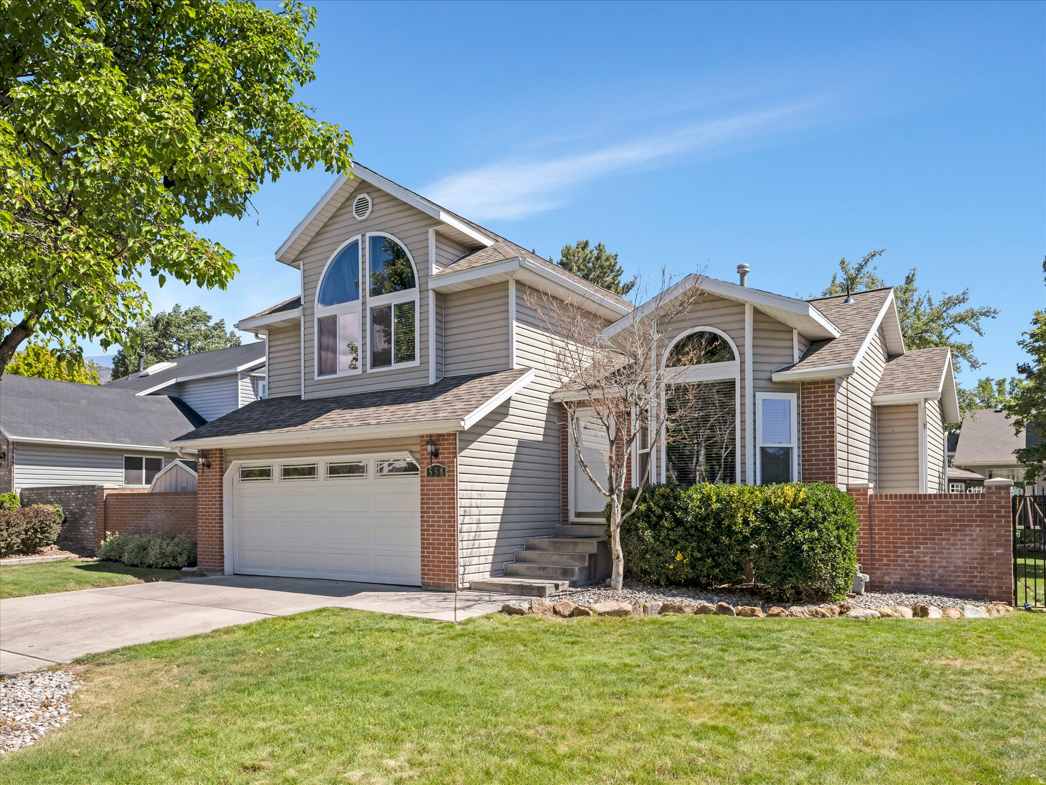 558 E CHERRY PLUM CT