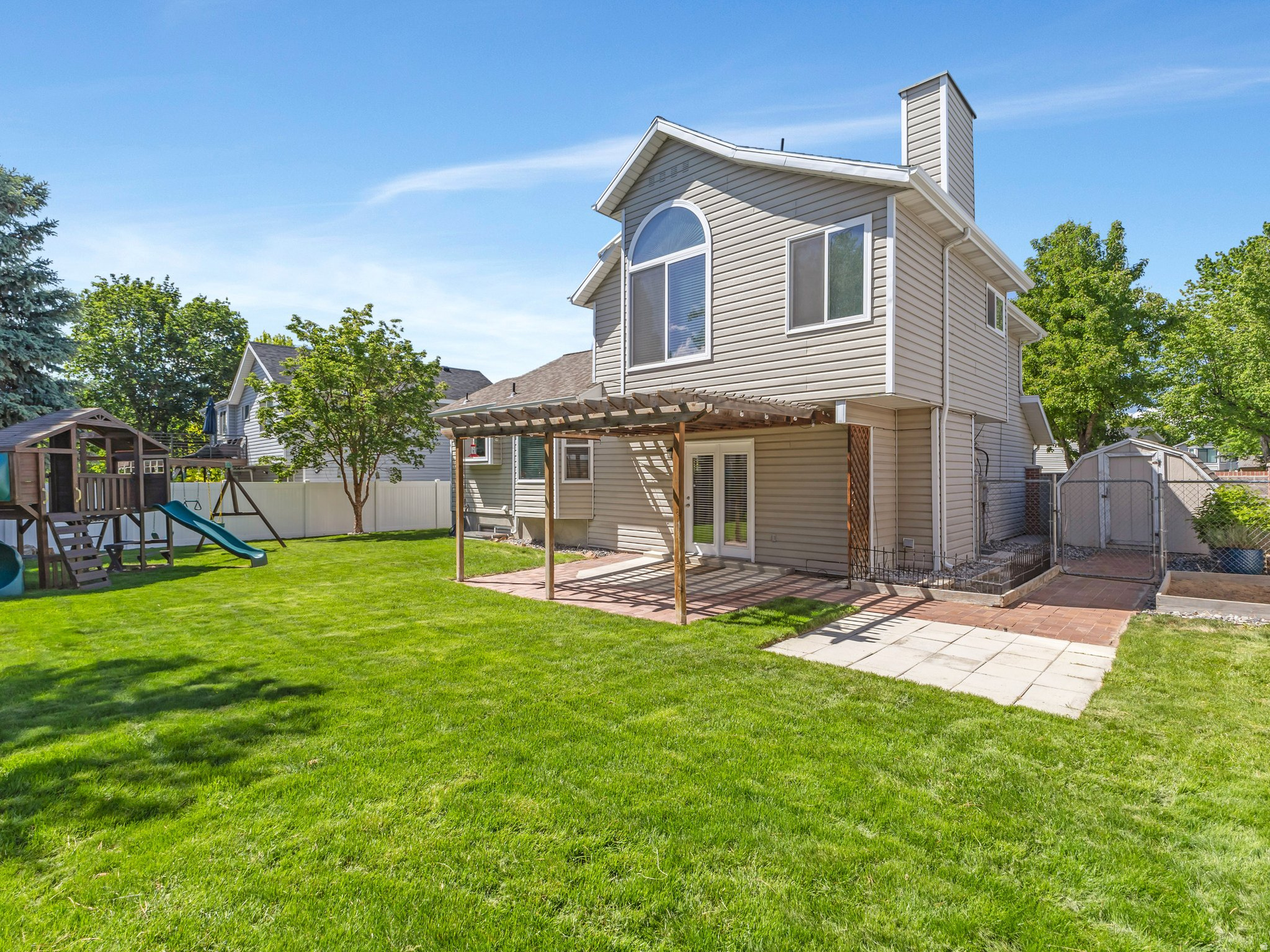 558 E CHERRY PLUM CT