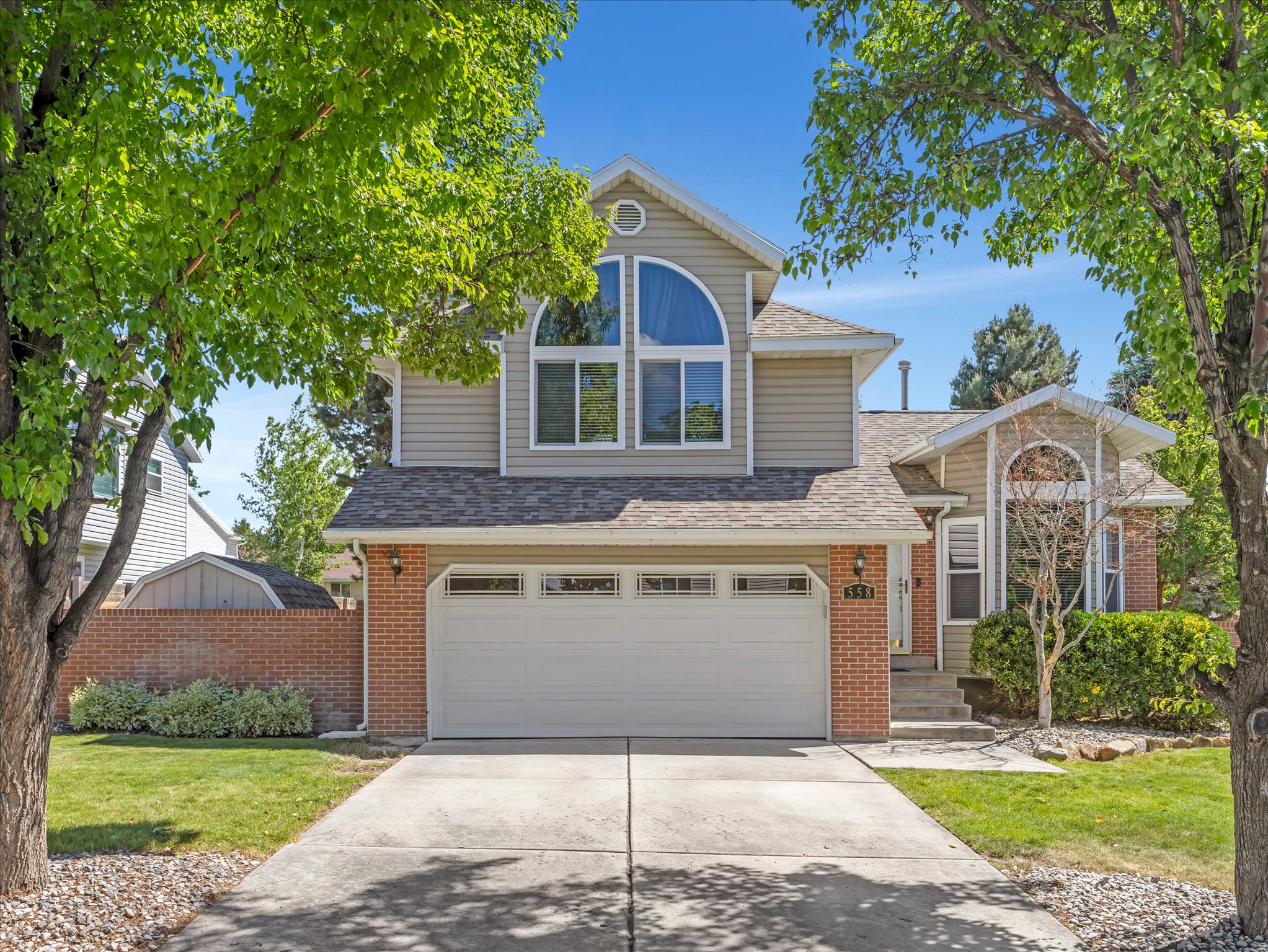 558 E CHERRY PLUM CT