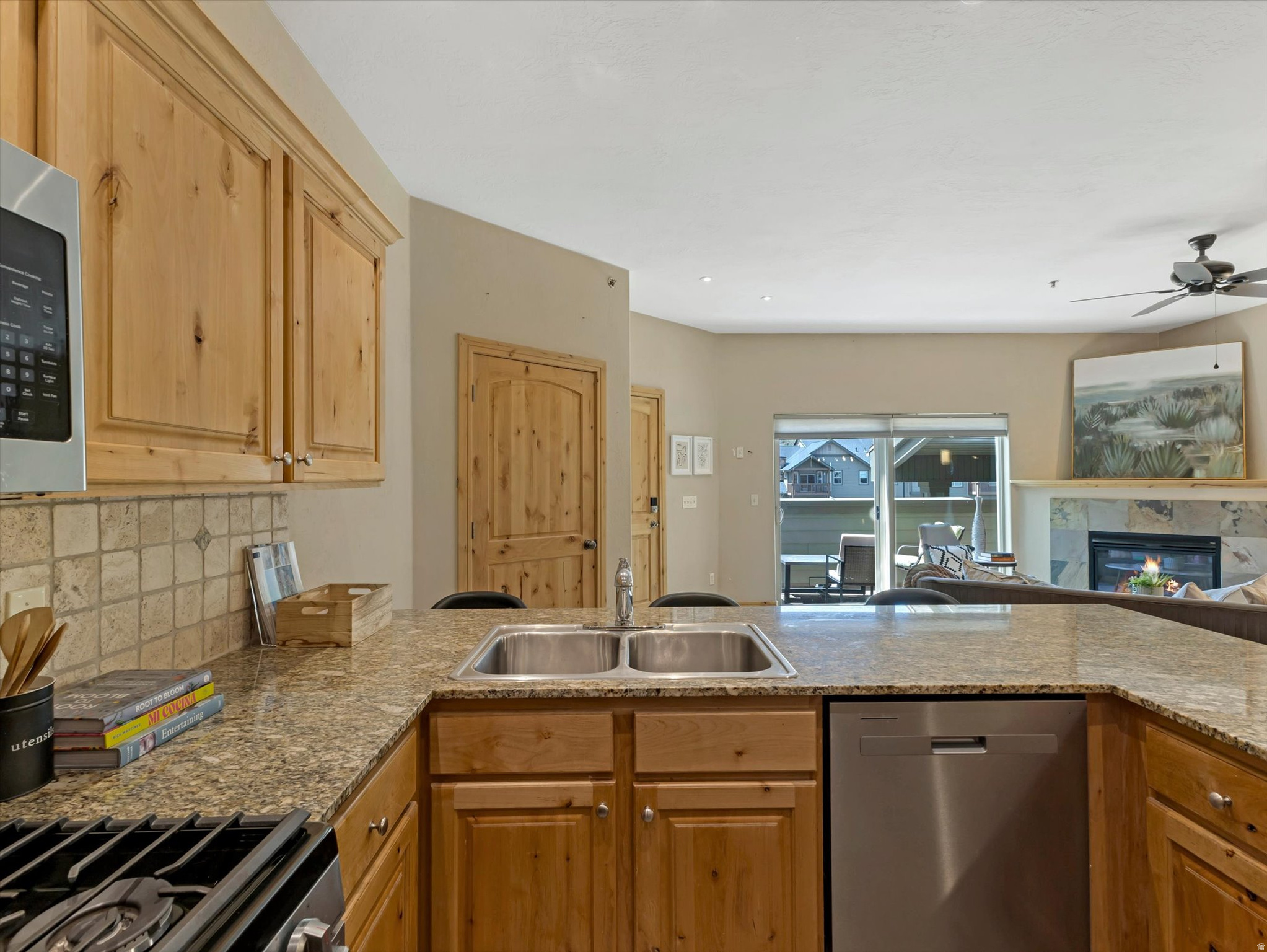 1684 W FOX HOLLOW LN #H12