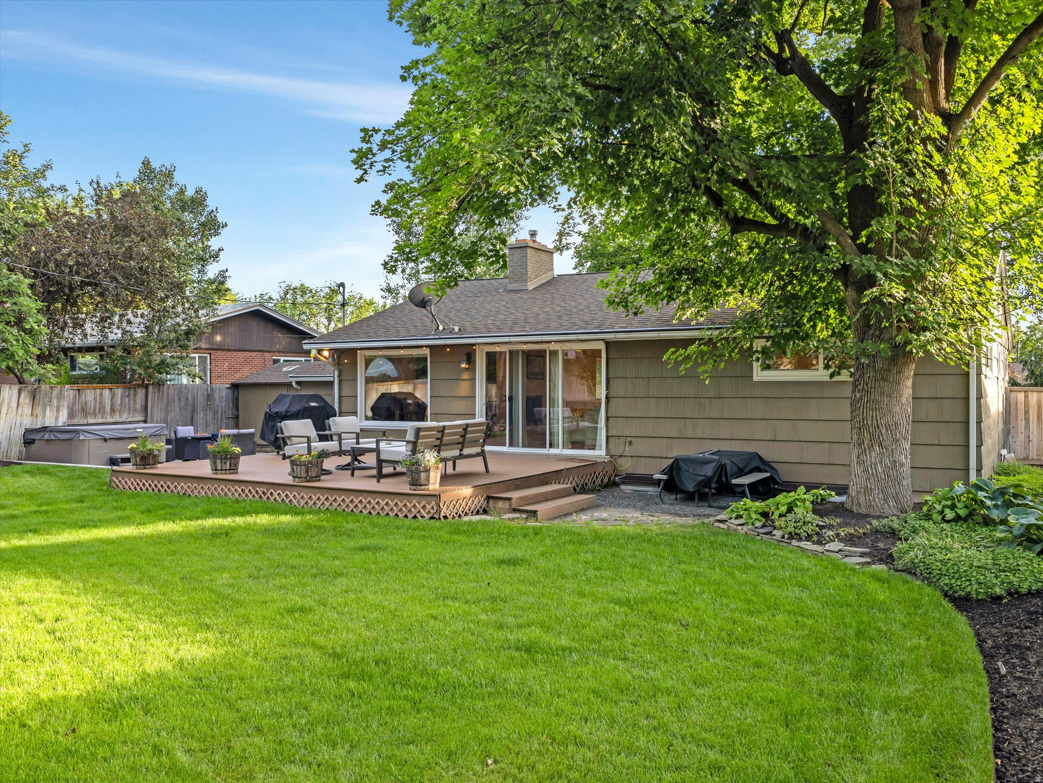4333 S LARSON WAY