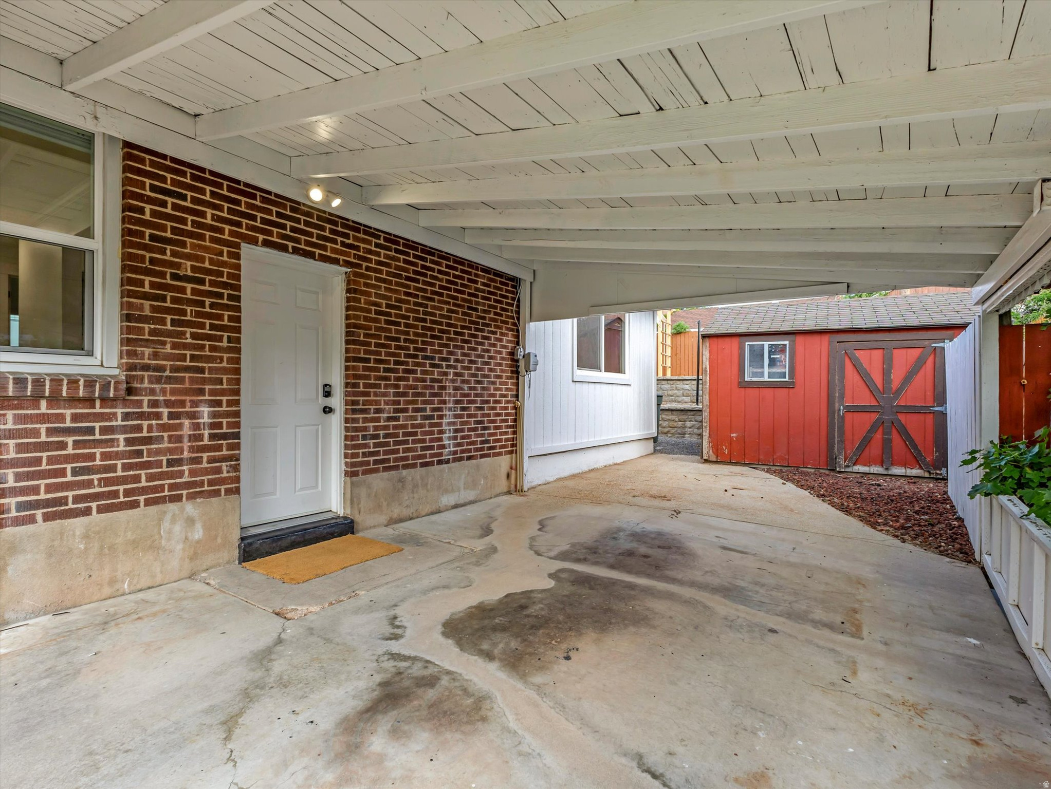 2504 E WILMINGTON AVE