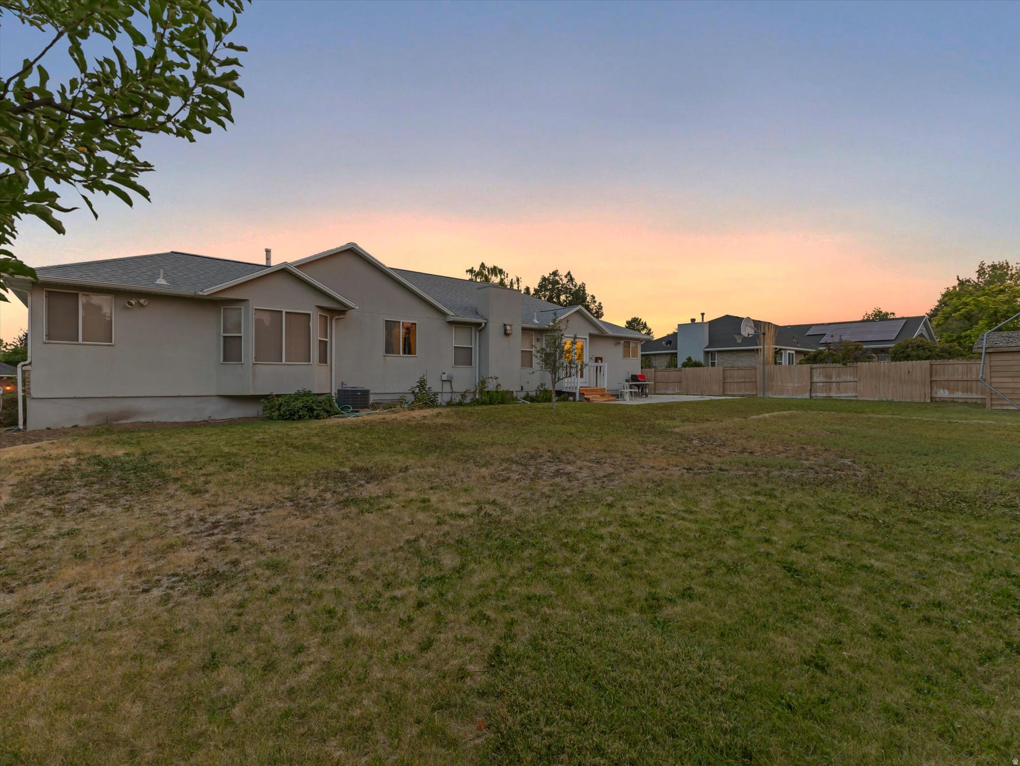 2602 W SINGLETREE LN
