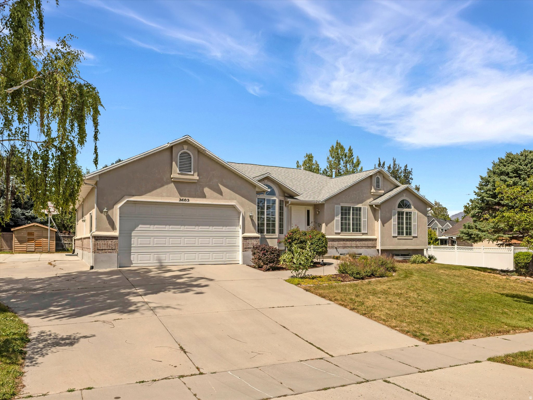 2602 W SINGLETREE LN