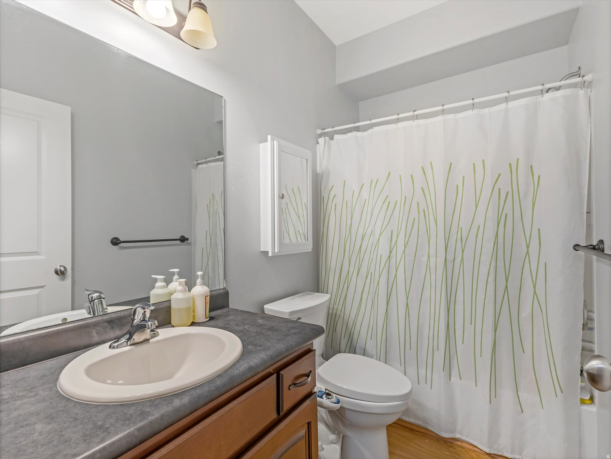 190 E BELMONT AVE #9