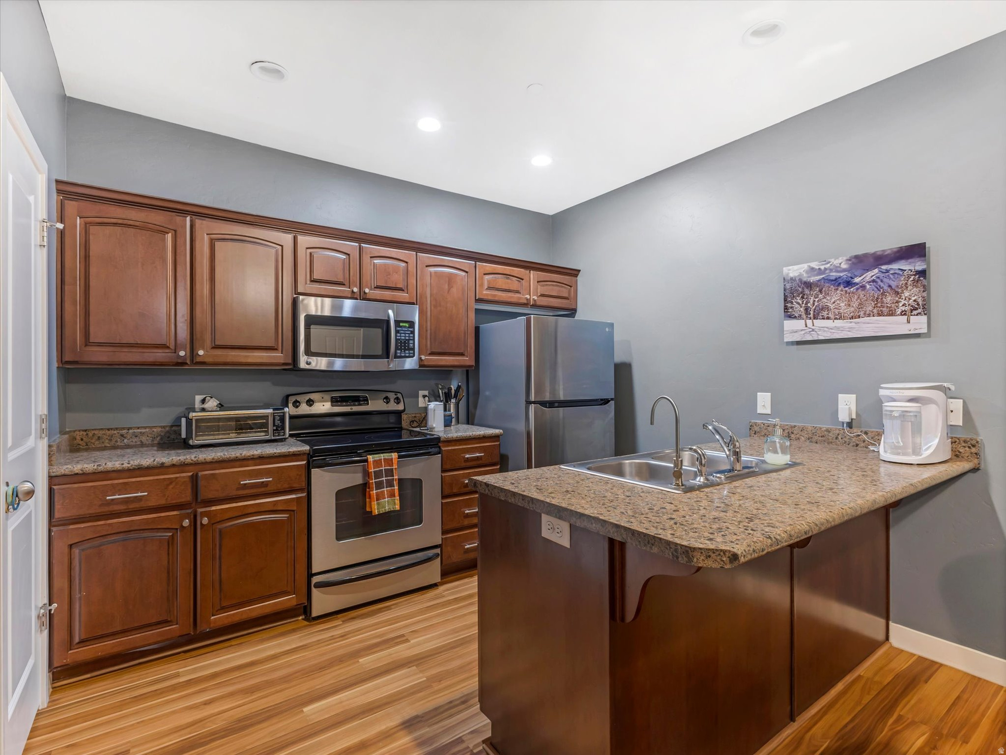 190 E BELMONT AVE #9